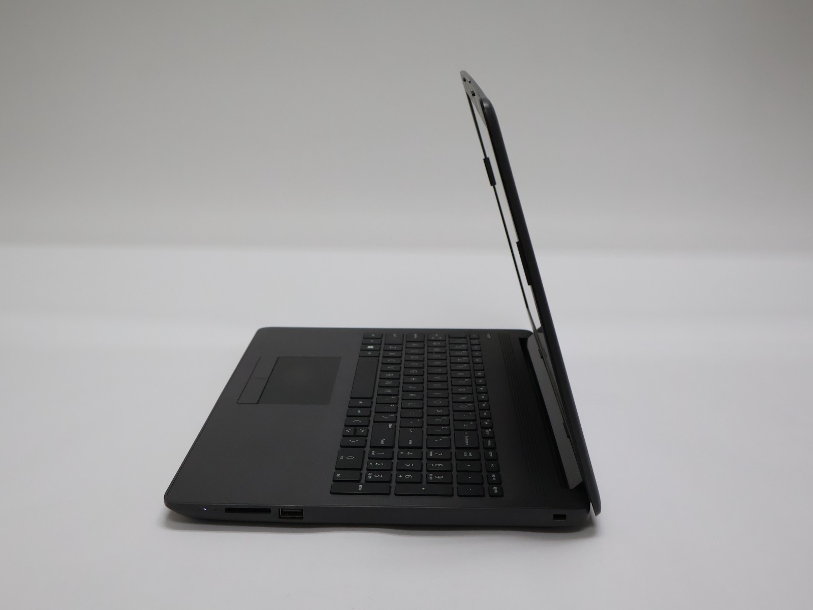 HP Notebook 255 G7 AMD A4-9125 Radeon R3 2.30GHz 4GB RAM 120GB SSD with Adapter