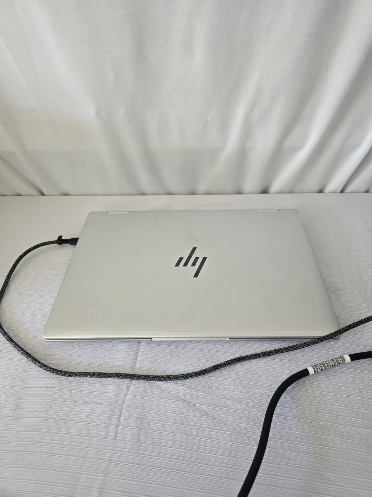 HP Envy 2-in-1 14″ Full HD Touch-Screen Laptop AMD Ryzen 5 16GB RAM 1TB SSD