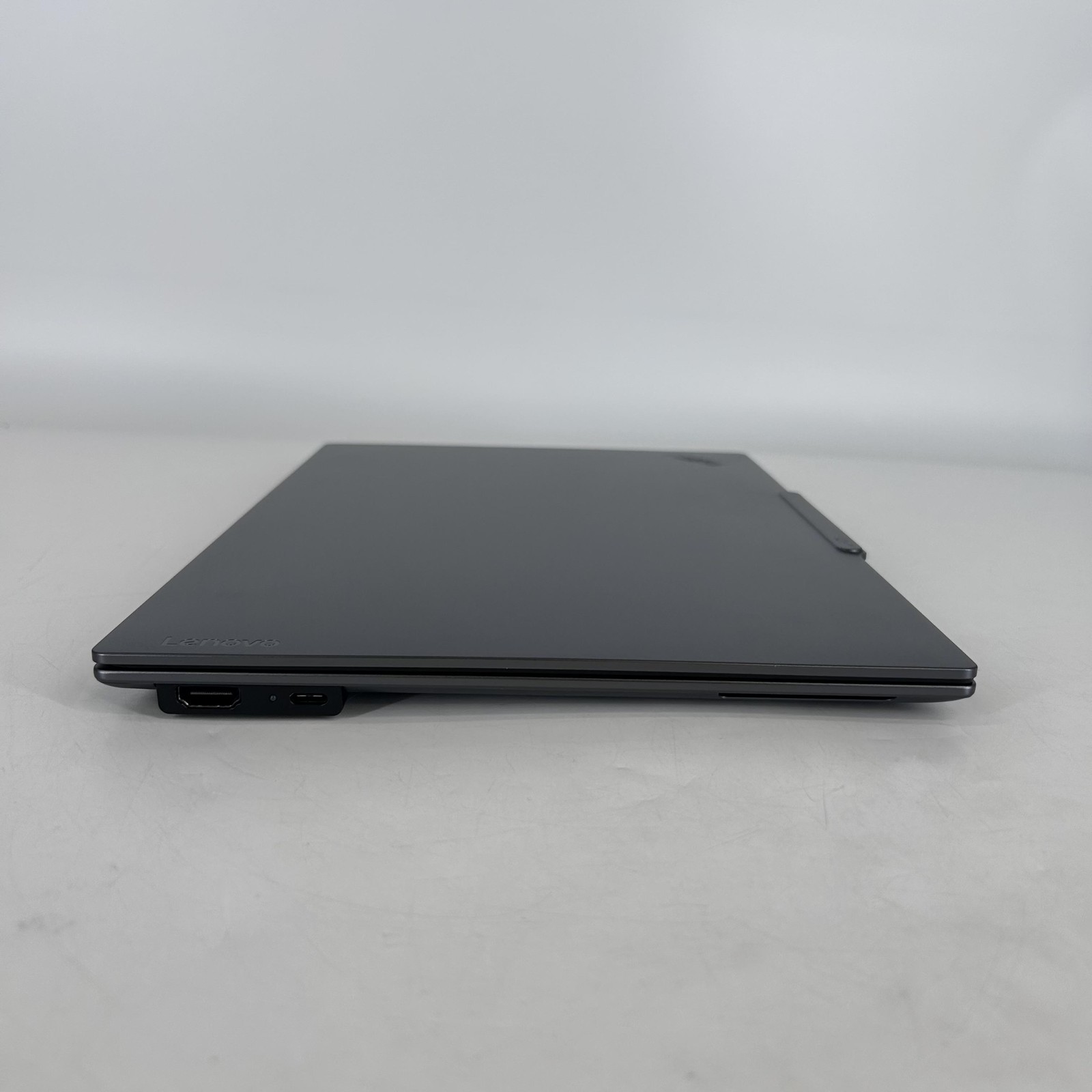Lenovo ThinkPad X9 14 QHD+ TOUCH 2.2 GHz Ultra 7 268V 32GB 1TB SSD – LCD BLEED