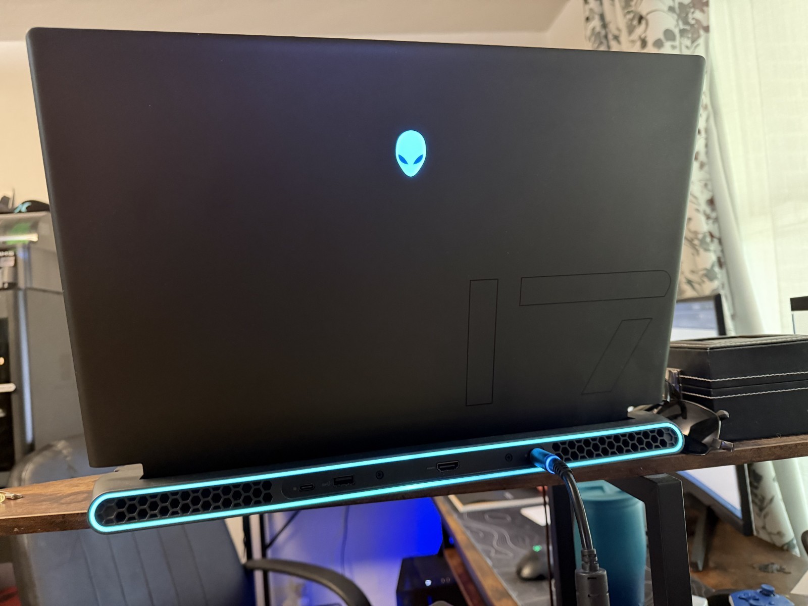 Alienware M17 R5 17.3” (1TB SSD. AMD Ryzen 9 6900HX, 4.9GHz 16GB RAM) Gaming…