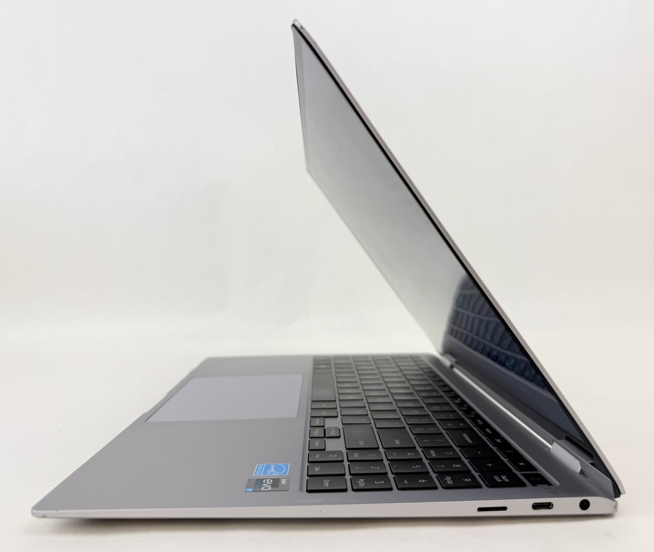 Samsung Galaxy Book2 Pro 360 15.6″ FHD Touch i7-1260P 16GB 1TB W11H 2in1 – READ
