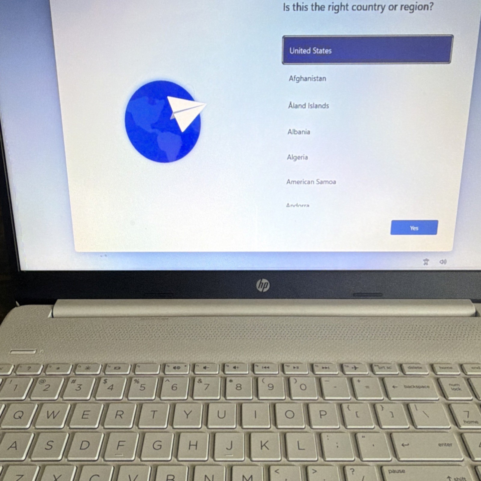 HP White Laptop Intel Core i3 HDMI USB Numeric Keypad Integrated Graphics