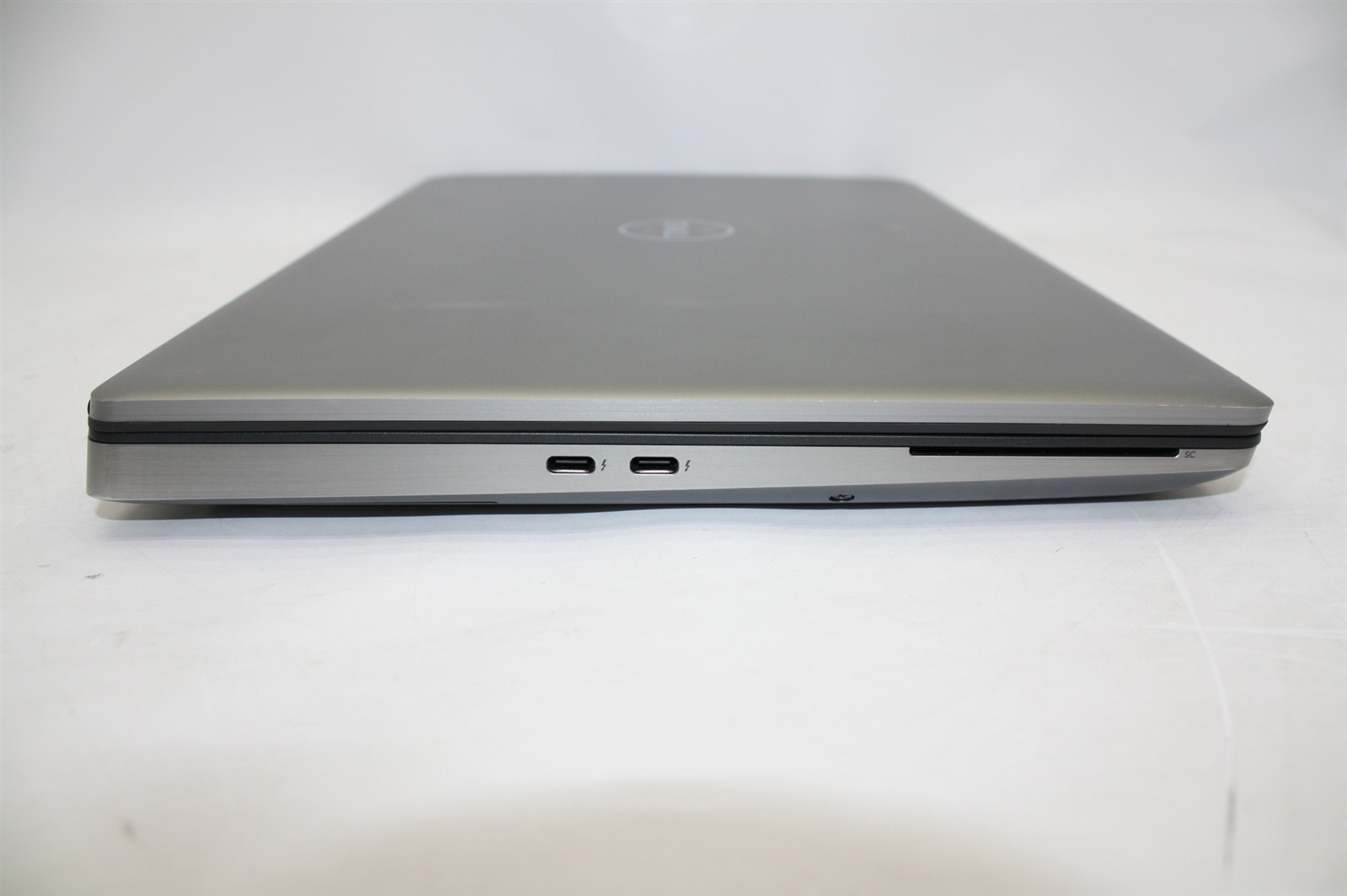 15.6″Dell Precision 7550 i7-10850H 2.70GHz RAM 32GB NVMe 256GB/Keypads missing