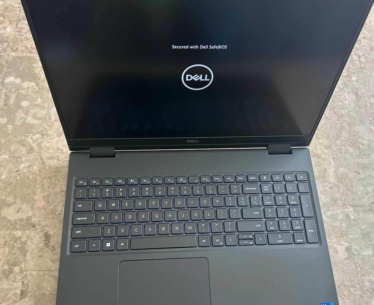 DELL PRECISION 7680 13TH Gen- i7 32GB 512gb-SSD 16″ RTX 2000 Win 11!!@