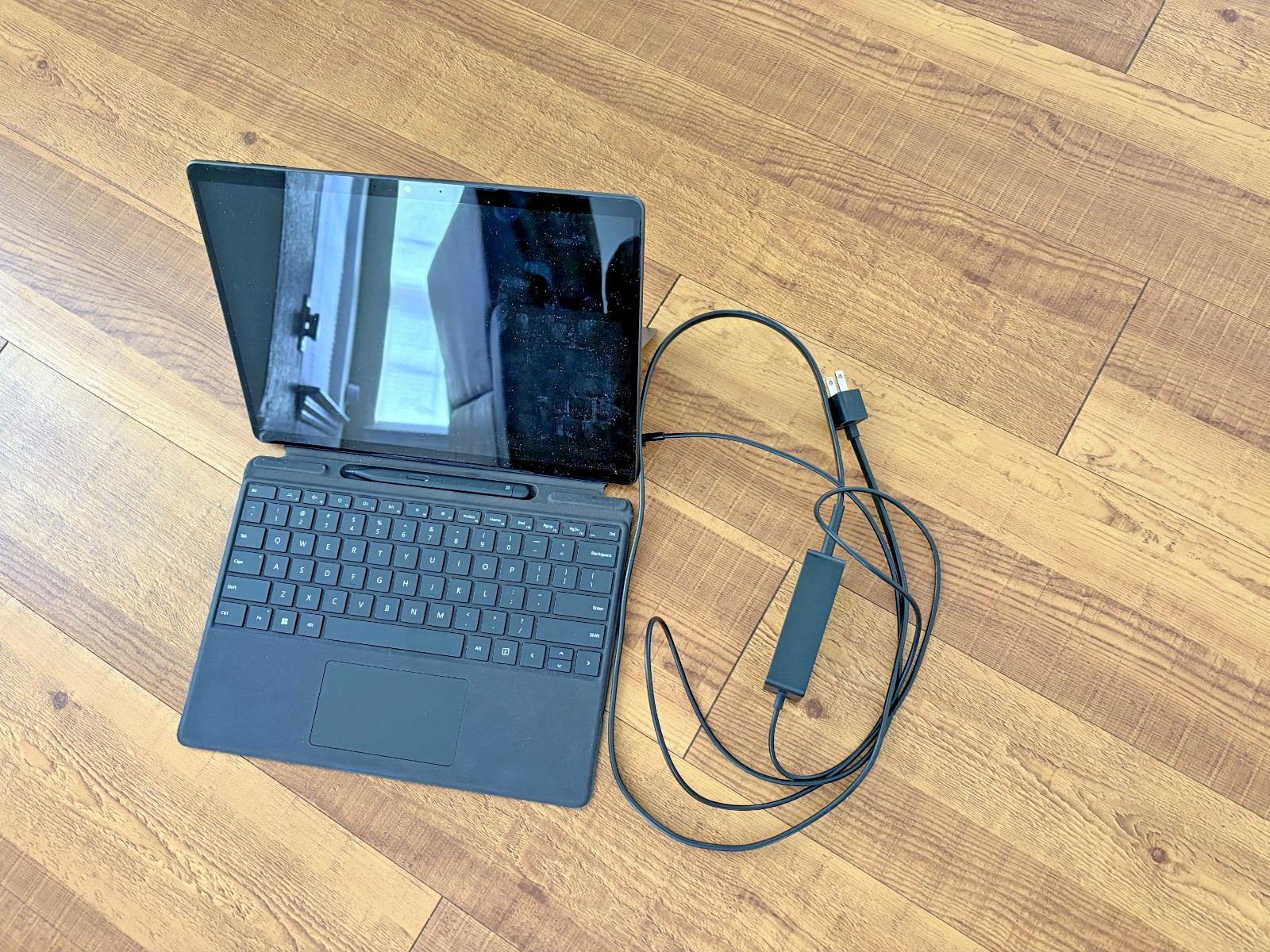 Microsoft Surface Pro 9 13″ (256GB SSD, Intel Core i7 12th Gen., 4.40GHz, 16GB)