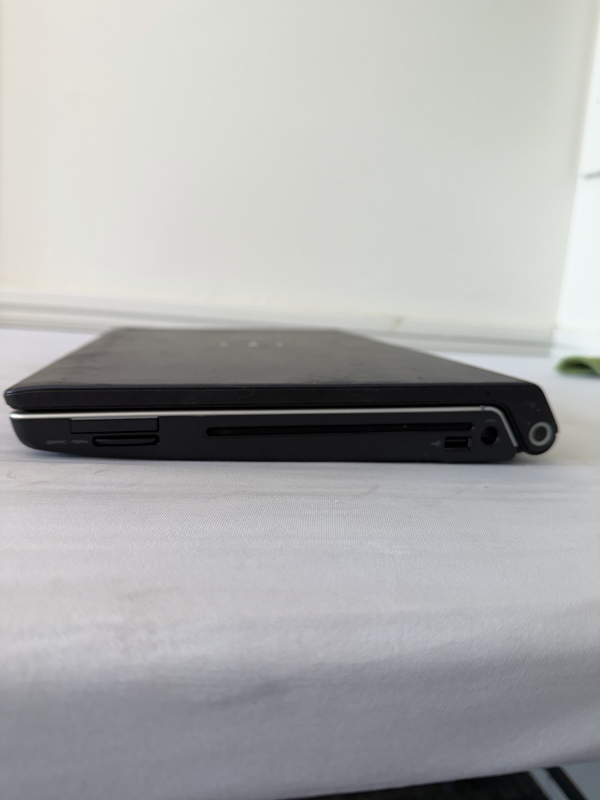 Dell Studio 1555 Laptop – Good Screen – Intel Duo T6600 – RAM 4GB – Read Desc