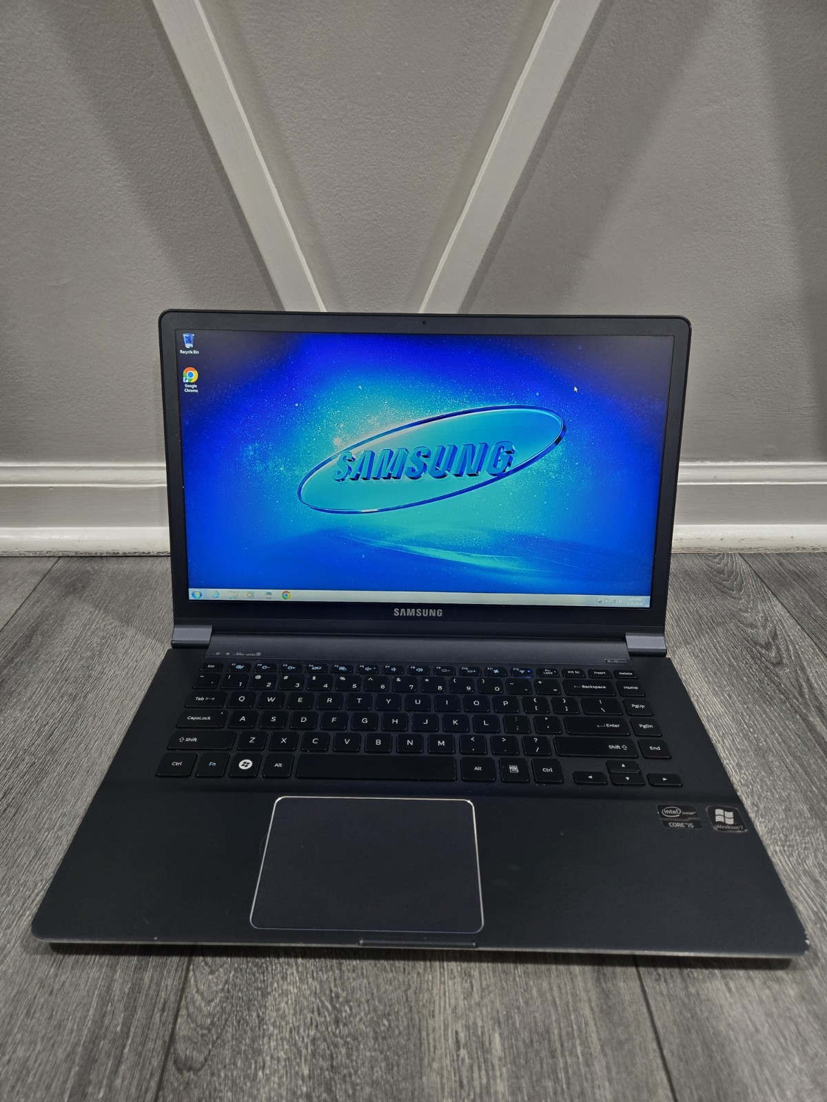 Samsung Series 9 Ultrabook 15″ Laptop Bundle With Case And Charger