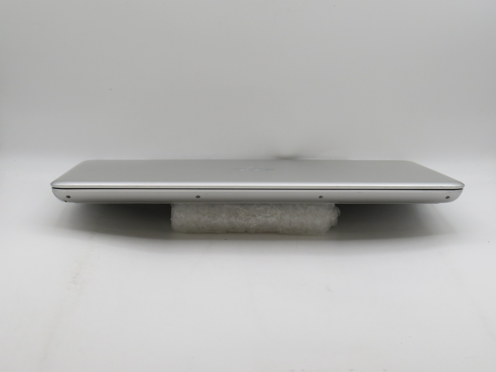 HP Pavilion | i5-7200U @ 2.5GHz | 12GB DDR4 | 15.6″ | No HD/OS/AC/Battery
