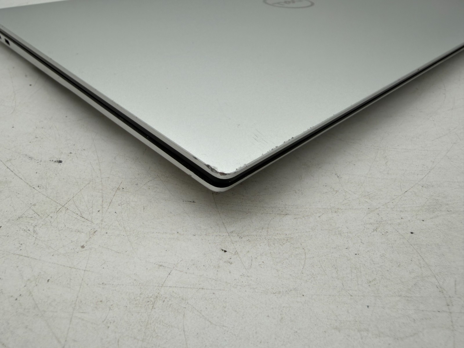 Dell XPS 15 9500 15.6″ 512 GB SSD 8 GB RAM i5-10300H Windows 11 Pro