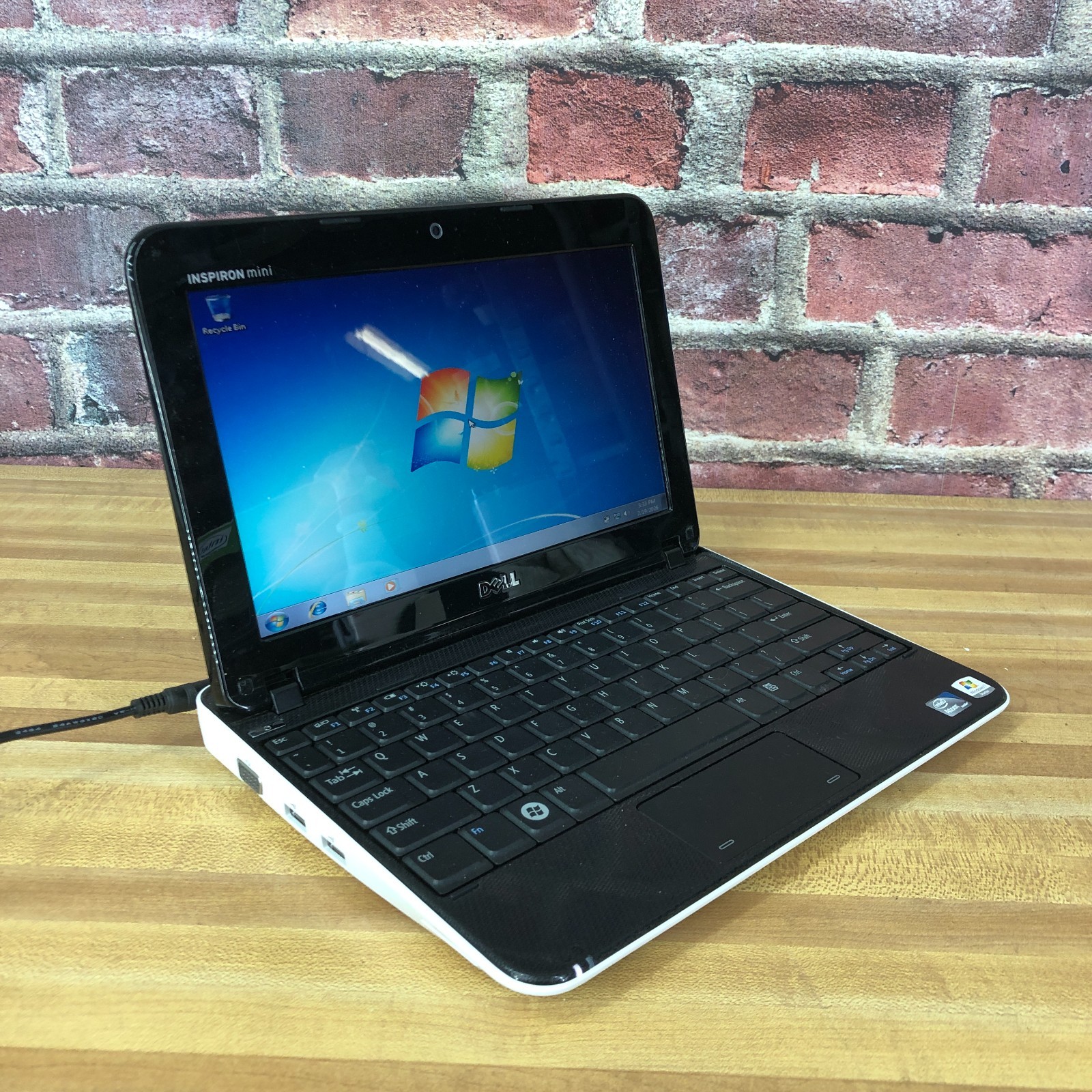 Dell Inspiron Mini Retro Gaming Laptop Intel Atom 1.66GHz 1GB RAM Windows 7 Pro