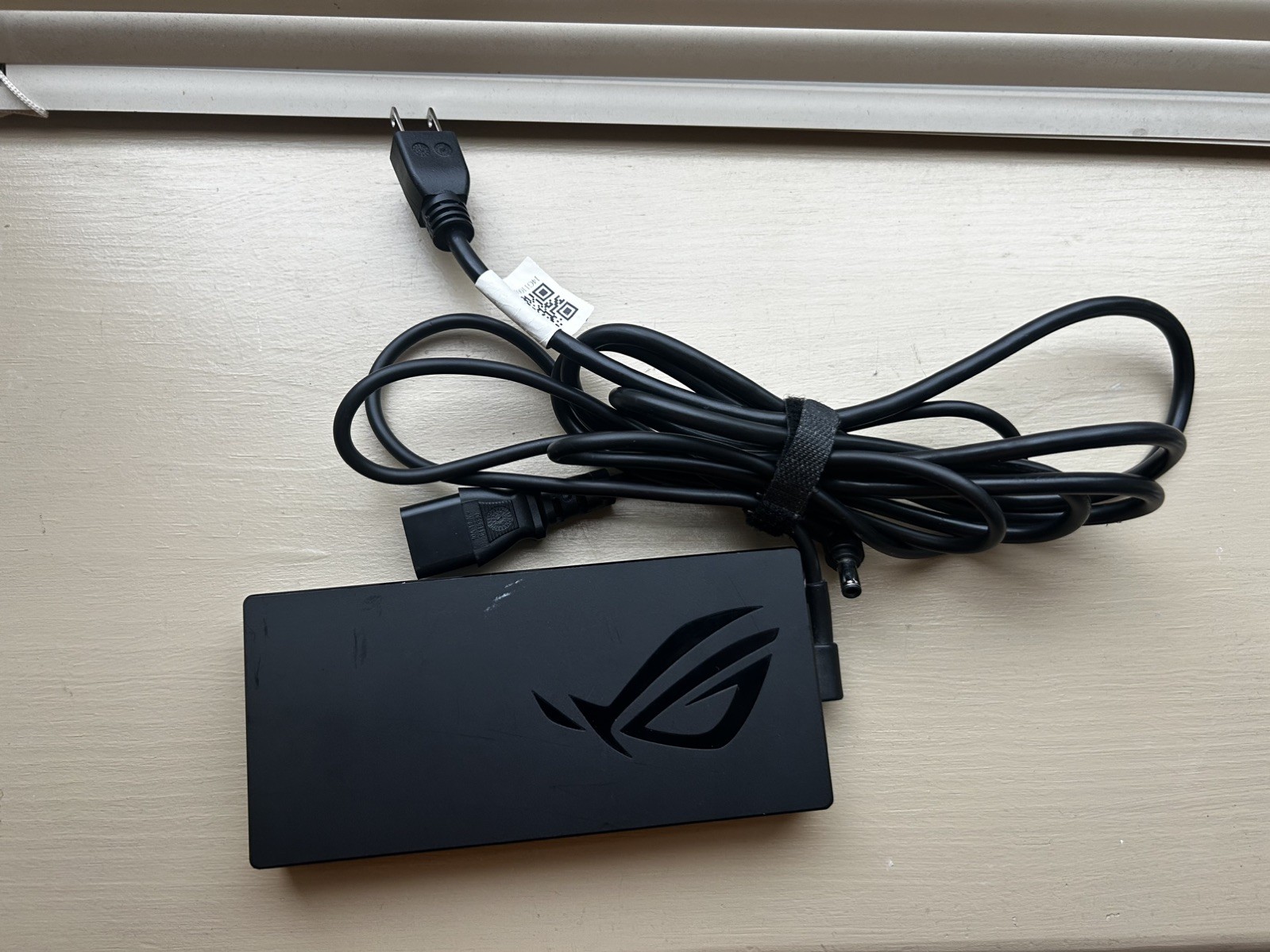 ASUS ROG Zephyrus G14 14″ Gaming Ryzen 9 6900HS 16GB RAM 1TB M.2 SSD RX 6700S