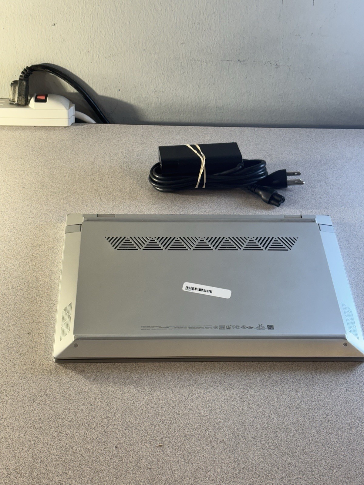 HP Envy 13 Core- i7-8565U CPU 1.80GHz -16GB Ram /1TB Window 11 Home Touchscreen