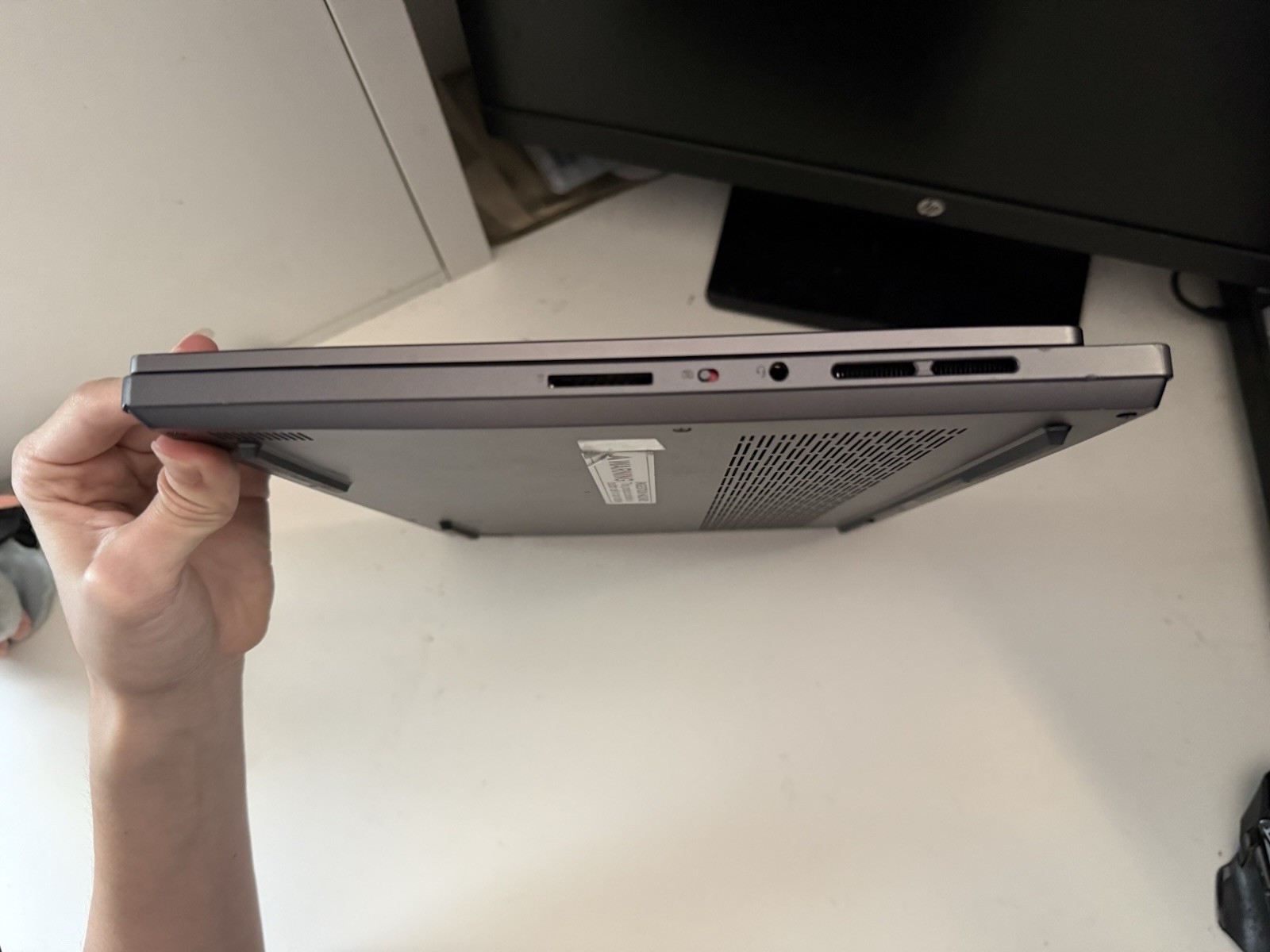 Lenovo Legion Slim 5 (Gen 8, 14.5”) Ryzen 7 7840HS, RTX 4060 + CHARGER FOR PARTS