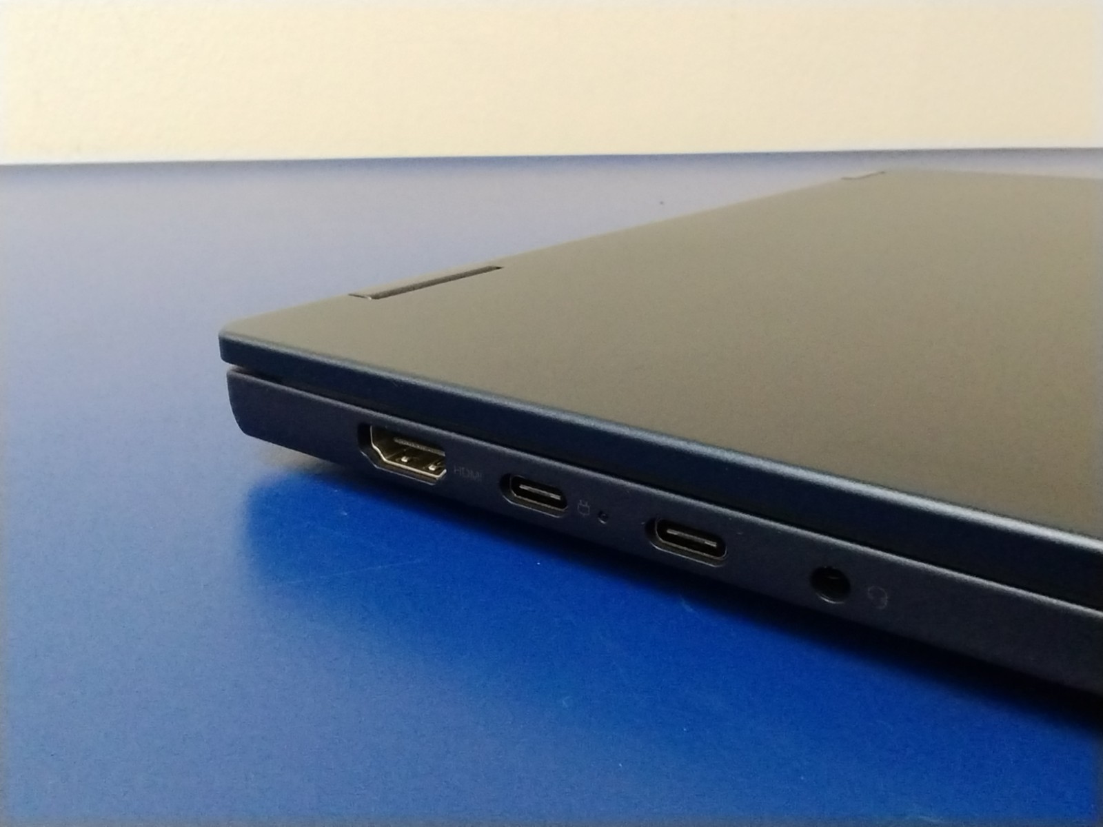 Lenovo IdeaPad 5 2-in-1 16AKP10, AMD Ryzen AI 7 350, 16 GB RAM, 1 TB NVMe SSD