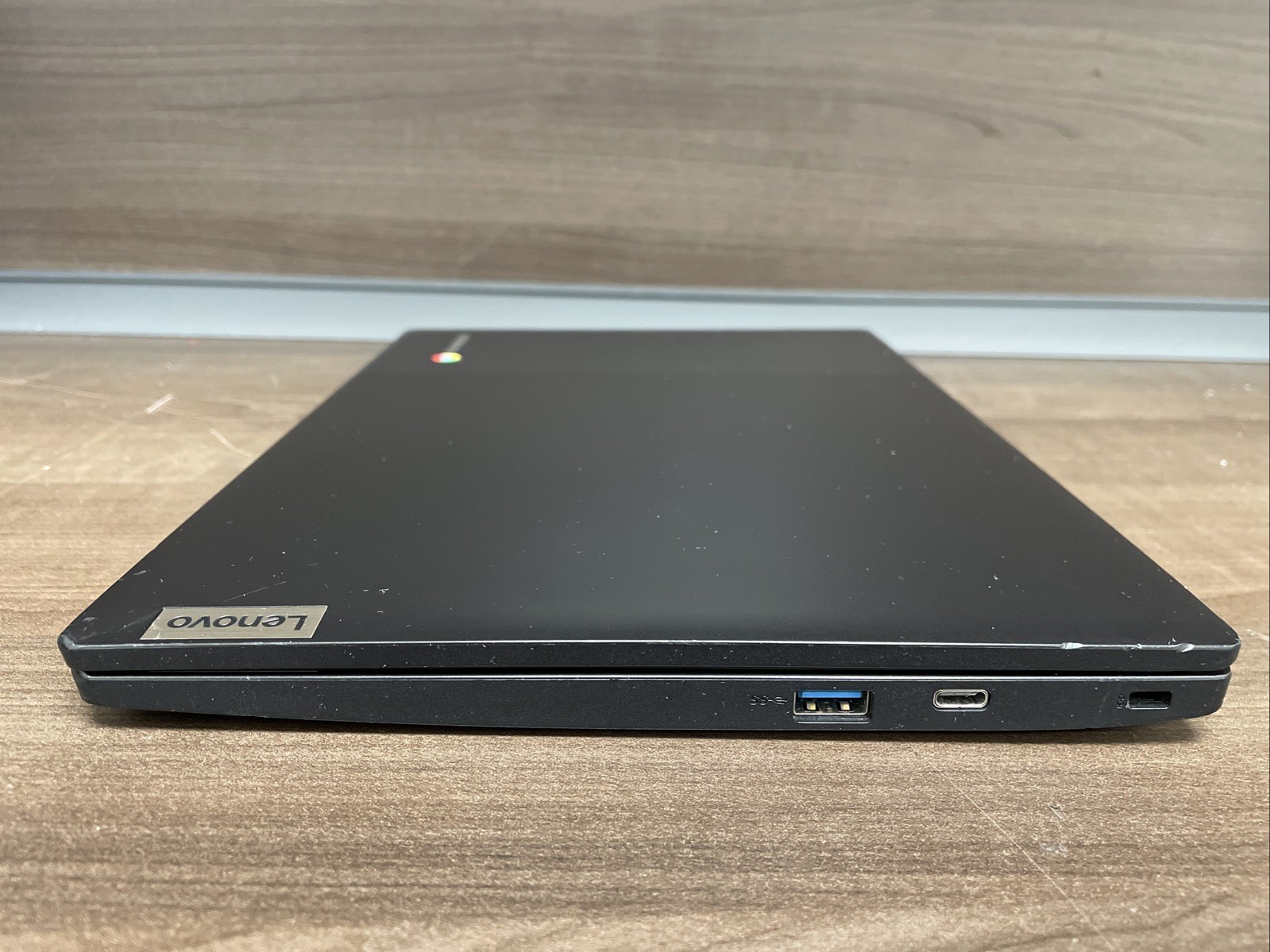 Lenovo Ideapad 3 11.6″ HD (AMD A6-9220C, 4GB RAM, 32GB eMMC) 82H40000US