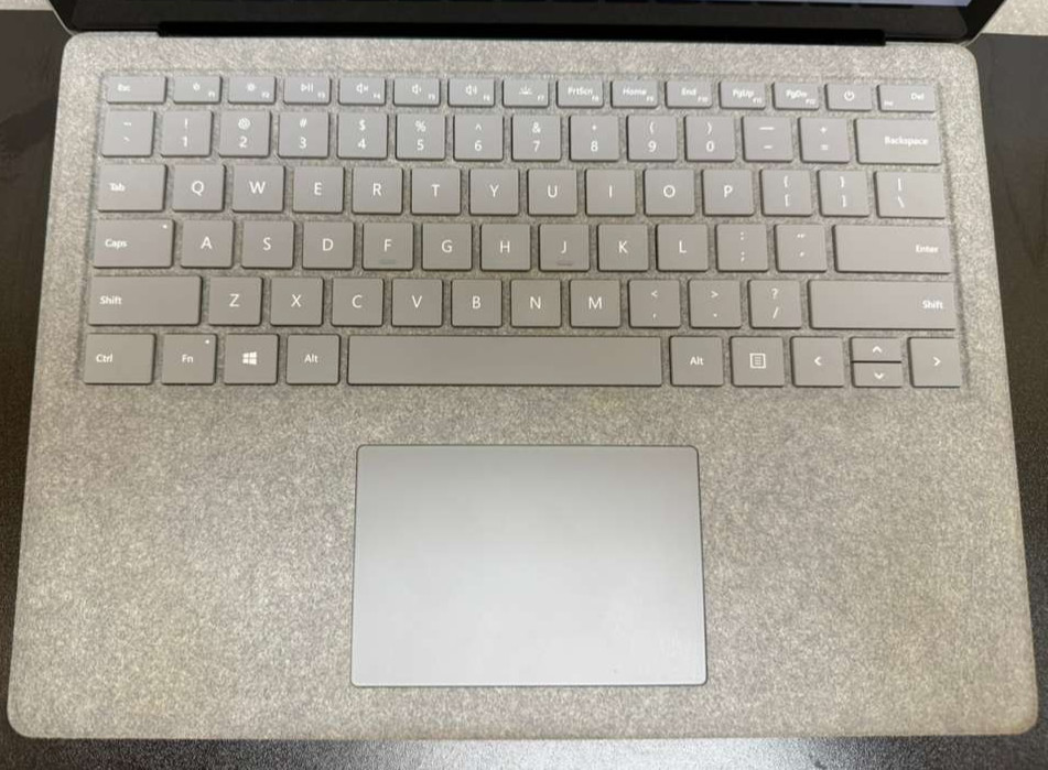 Microsoft Surface Laptop 2 13.5″ i5-8350U 8GB 256GB SSD Win 11 Pro USED