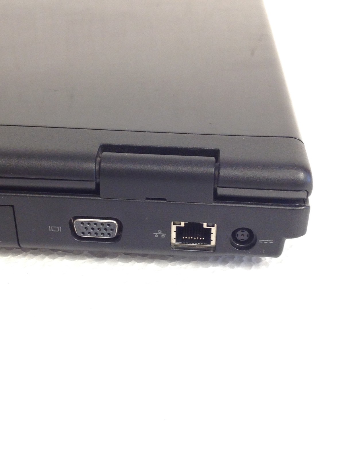 Dell Vostro 1510 Intel Celeron M 2.0GHz15.4″ Retro Gaming Laptop w/1GB RAM,No HD