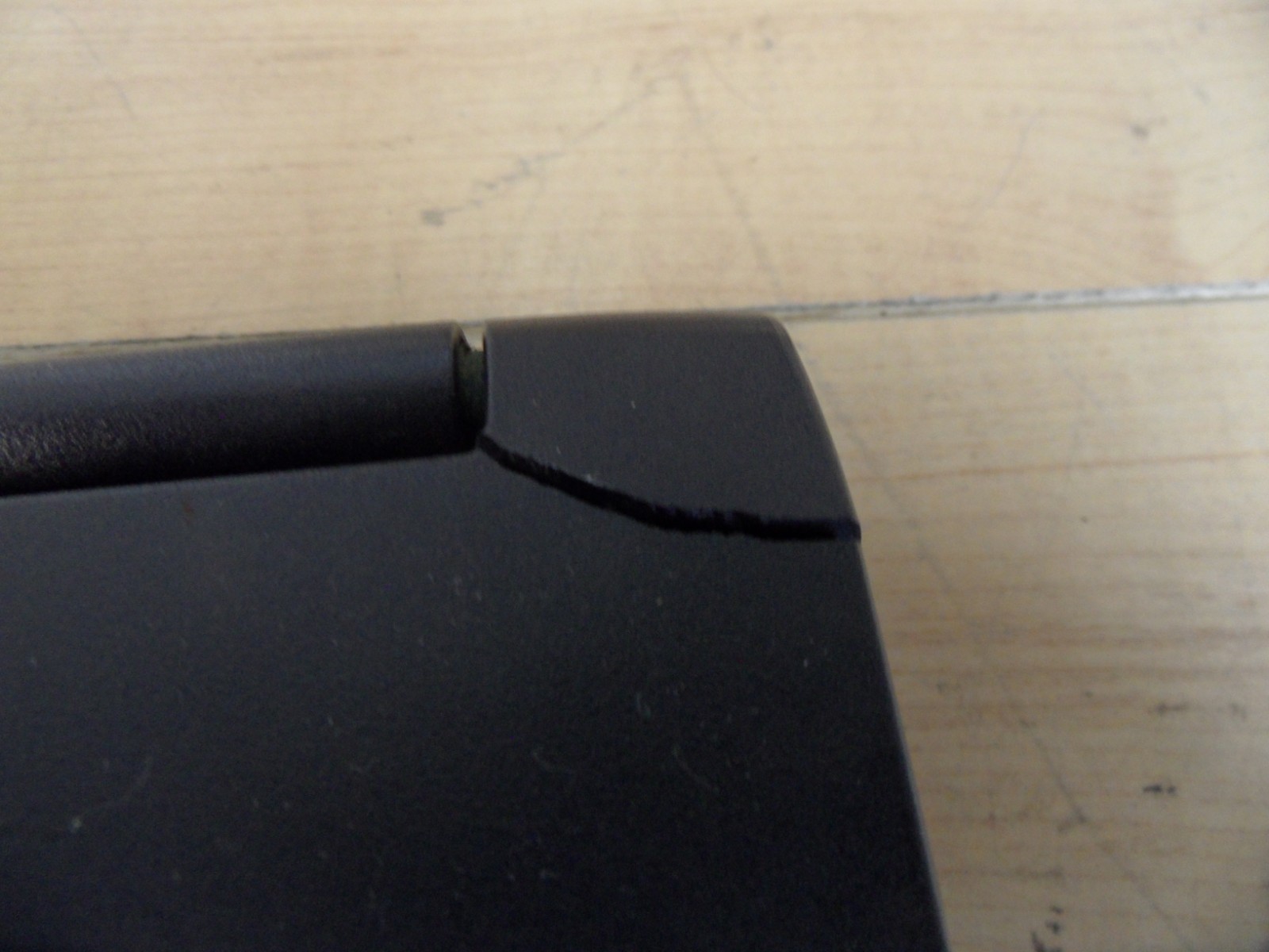 Dell Inspiron 2600 4 Parts Booted Windows Hard Drive Wiped Broken Screen Back *