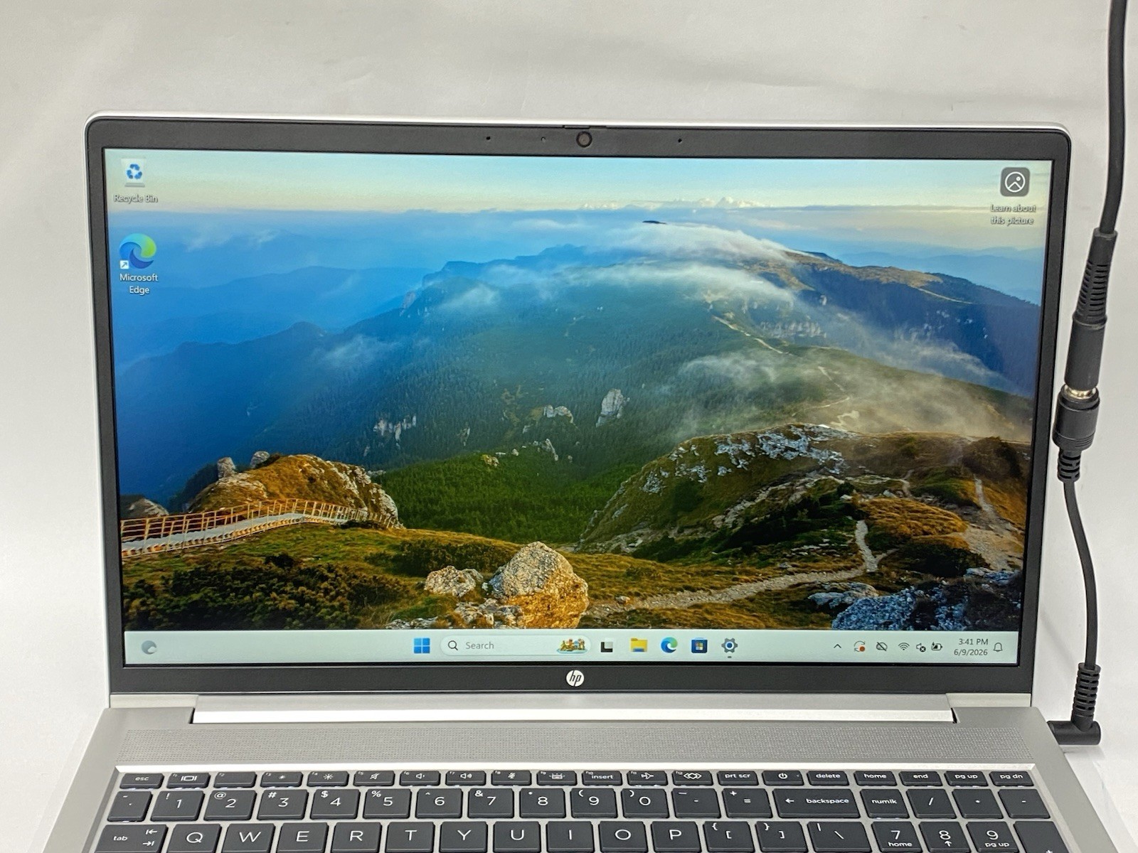 HP 450 G8 – Touchscreen FHD – i5-1135g7 – 8GB – 256SSD – Win 11 Pro – READ