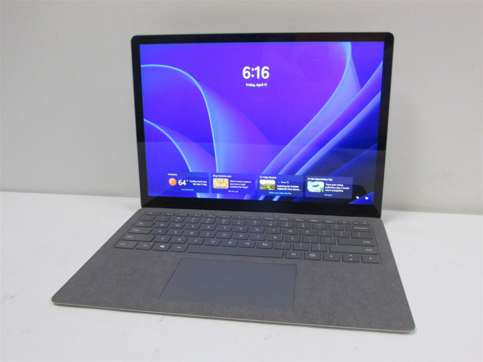 Microsoft Surface Laptop 3 1867 i7-1065G7 1.3GHz 16GB 512GB 13.5″ Windows 11 Pro