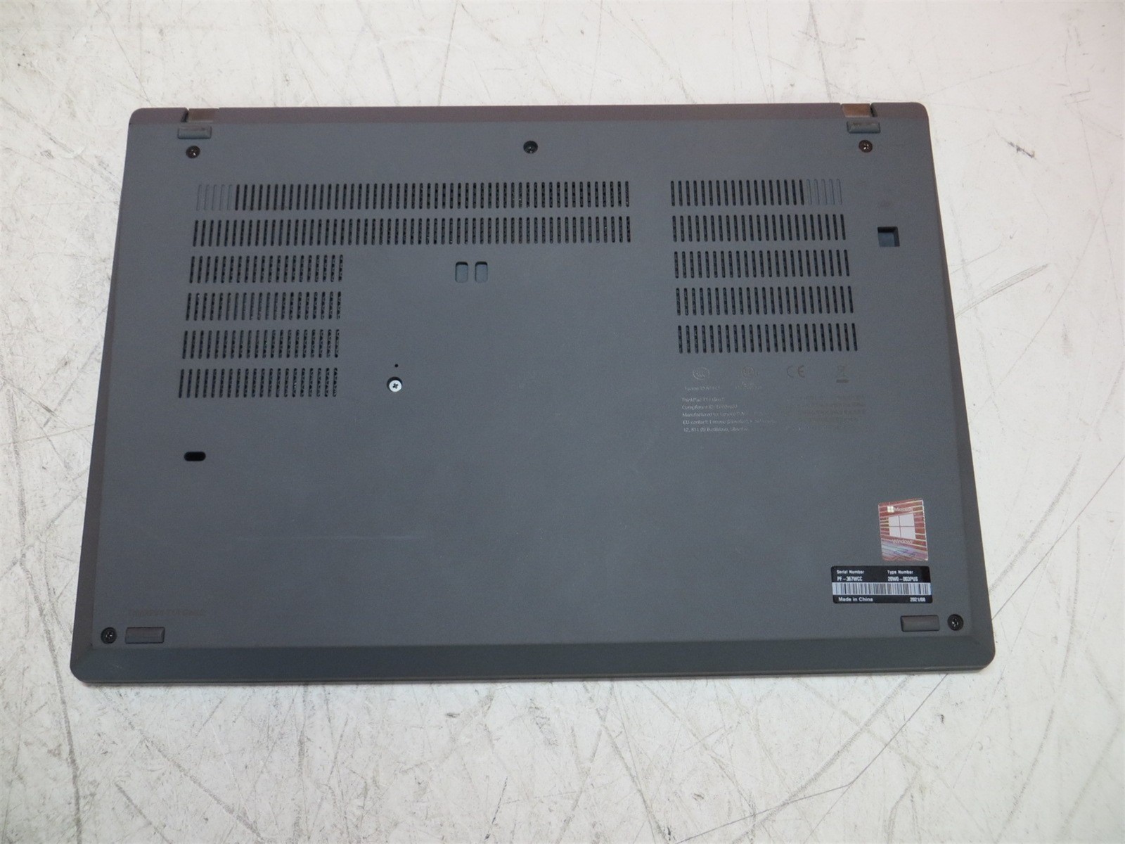 Scratched LCD Lenovo ThinkPad T14 Gen 2 Intel i7-1185G7 3GHz 16GB 512GB SSD w/OS