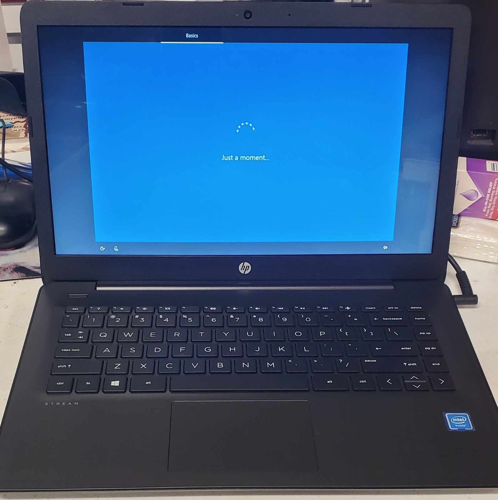 HP Stream 14″ Celeron 4GB/64GB Laptop Brilliant Black, Cord, Bag, & 2 Photo CD’s