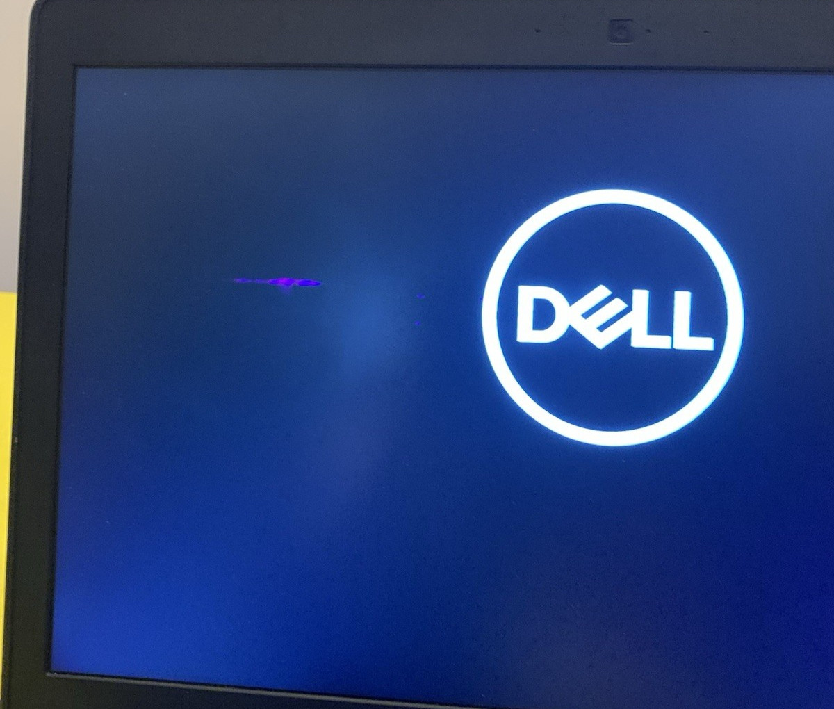Dell Precision 7520 Workstation 15.6″ Core i7-7820HQ 2.90GHz 16GB Ram 2 TB HDD