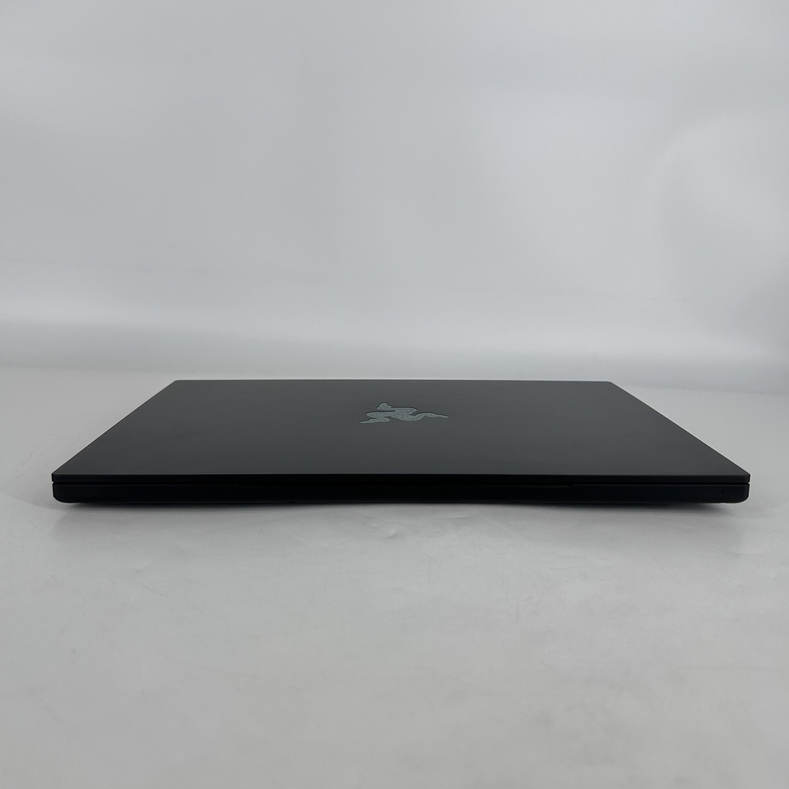 Razer Blade 14 120Hz QHD+ 2025 2.0 GHz Ryzen AI 9 365 32GB 1TB SSD RTX 5070-READ