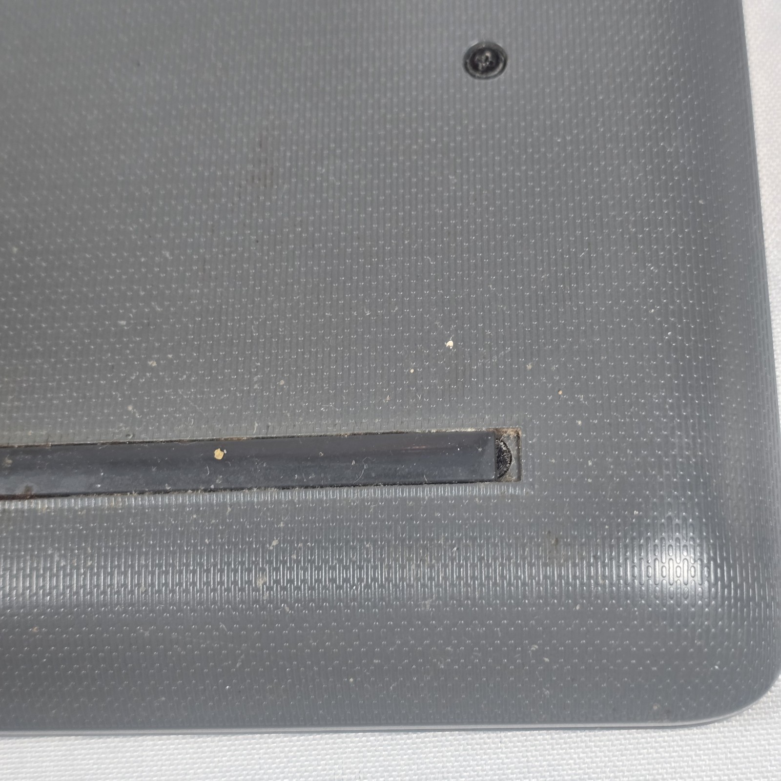 HP LAPTOP 15-DB0XXX AMD E2-9000E RADEON R2 1.50 GHz 4GB RAM READ