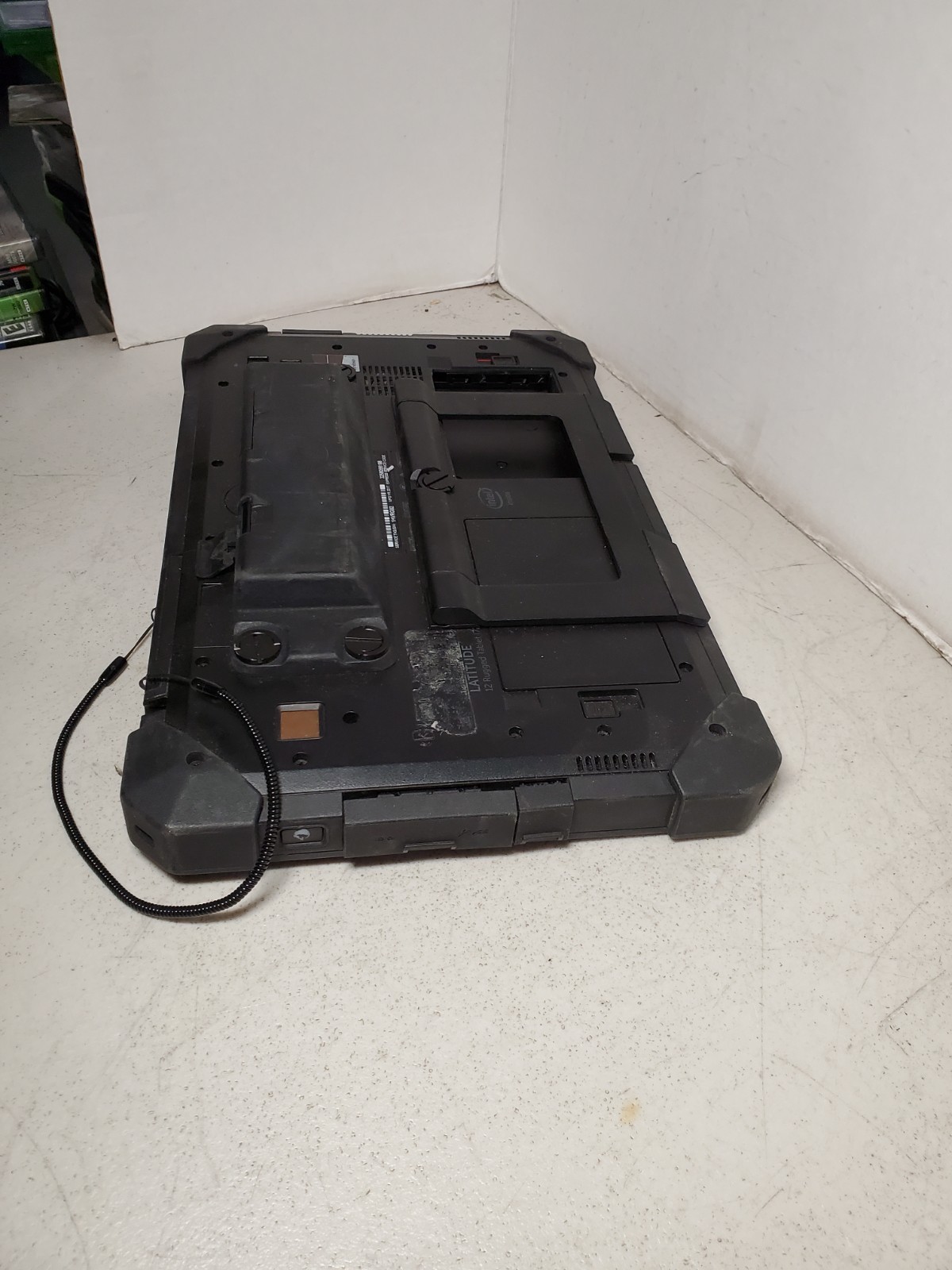 Dell Latitude 12 Rugged 7202 11.6″ M-5Y71 8GB RAM 256GB SSD WIN10 NO BATTERY #69
