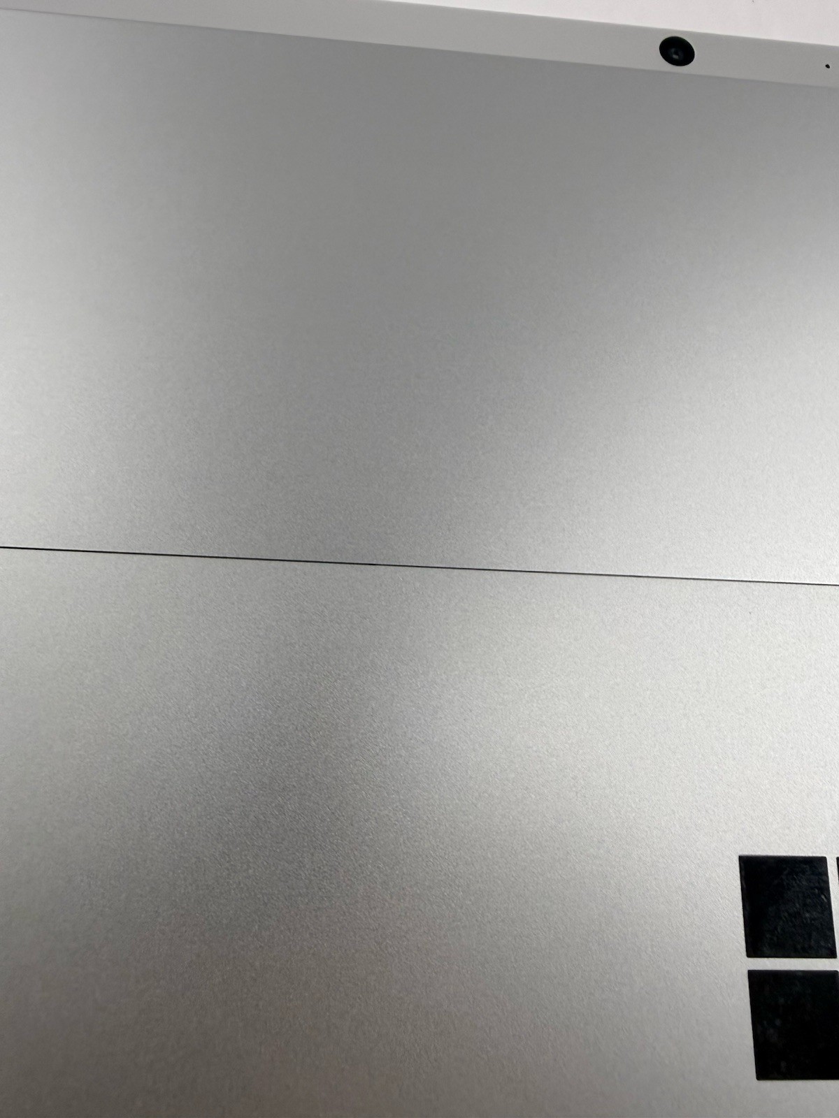 Microsoft Surface Pro 8 (1982) i5-1145G7 – 16GB RAM – 256GB 120Hz – Win 11 Pro