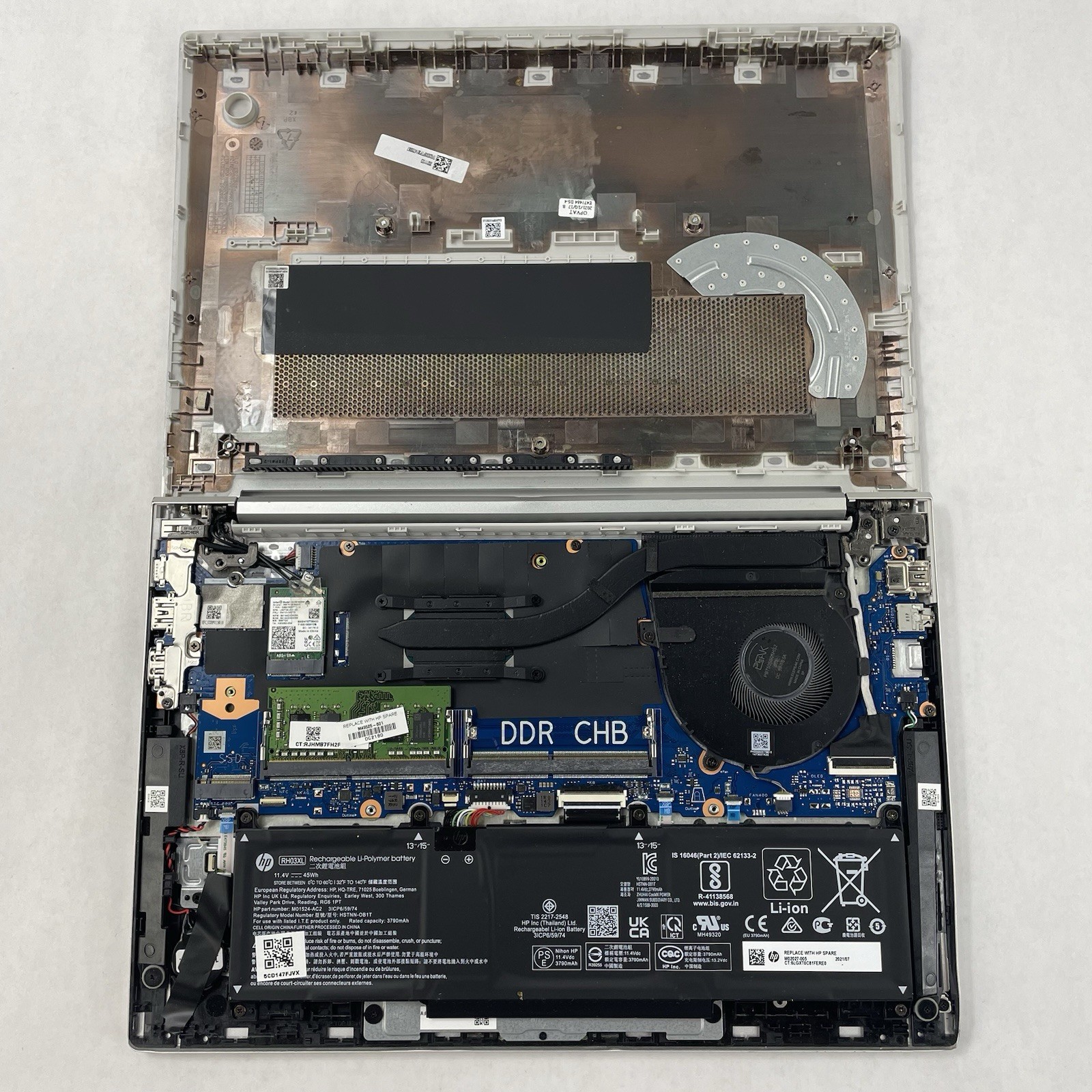 HP ProBook 630 G8 13.3″ i7-1165G7 2.80 GHz 8 GB RAM No SSD/OS/AC – Dents