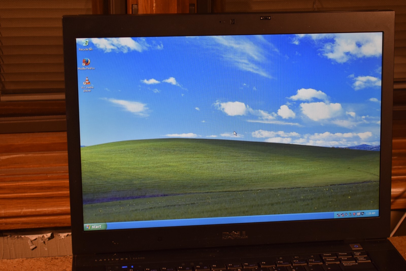 Dell Latitude E6500 Core 2 Duo 2.4GHz 4GB RAM 120GB HDD Windows XP Pro 32-bit