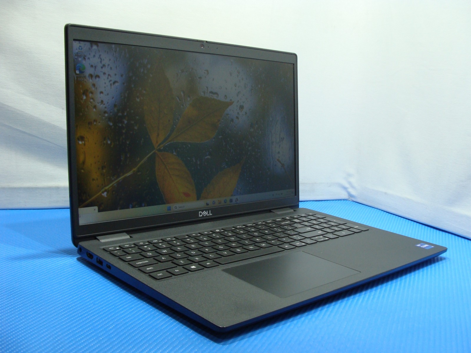 Dell Latitude 3520 15.6″FHD core i7-1165G7 2.8GHz 16GB 512GB Win 11Pro +Charger