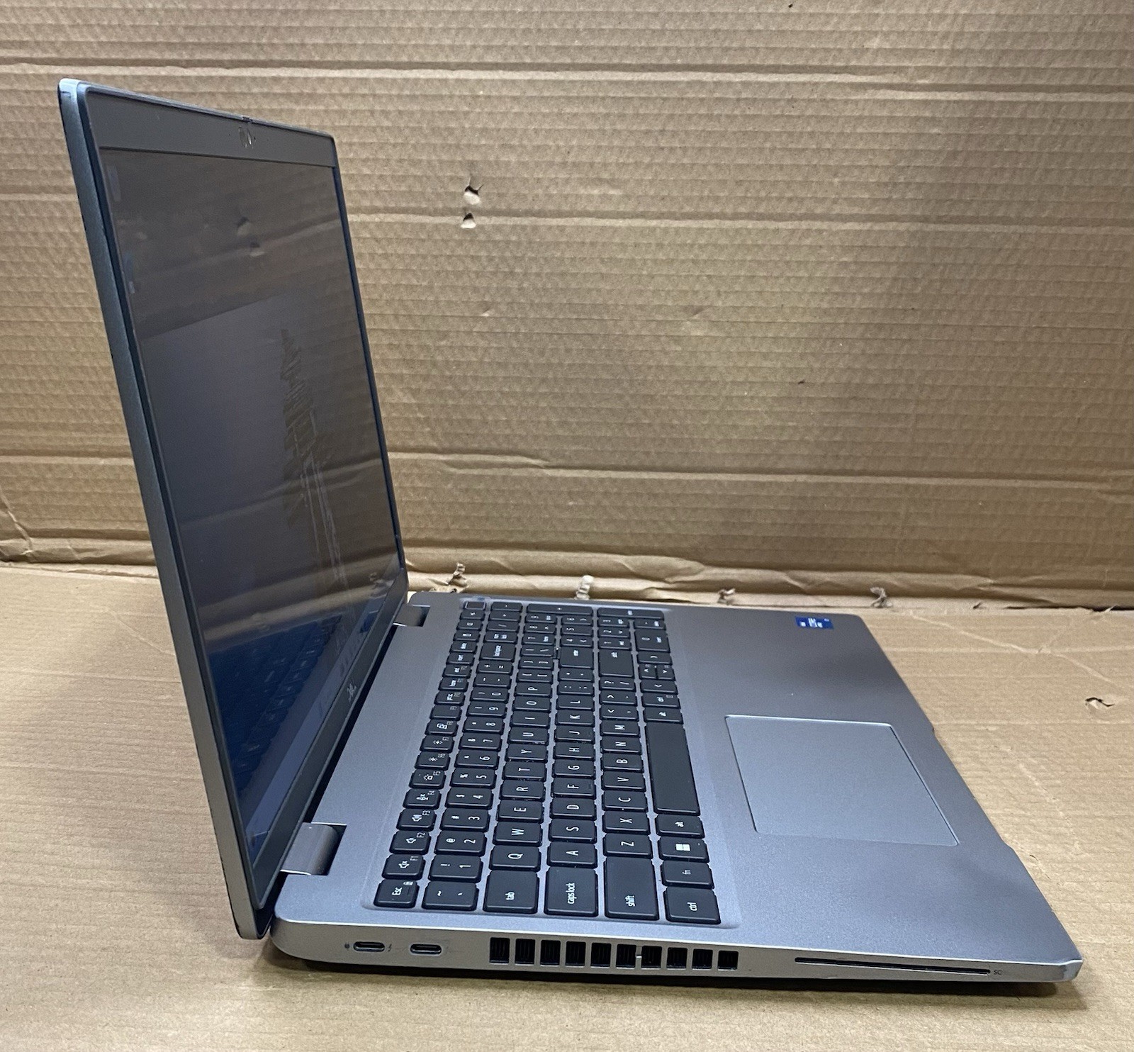 DELL LATITUDE 5520 15.5″ Core i7-1185G7 @ 3.00GHz 16GB RAM 512GB SSD Windows 11