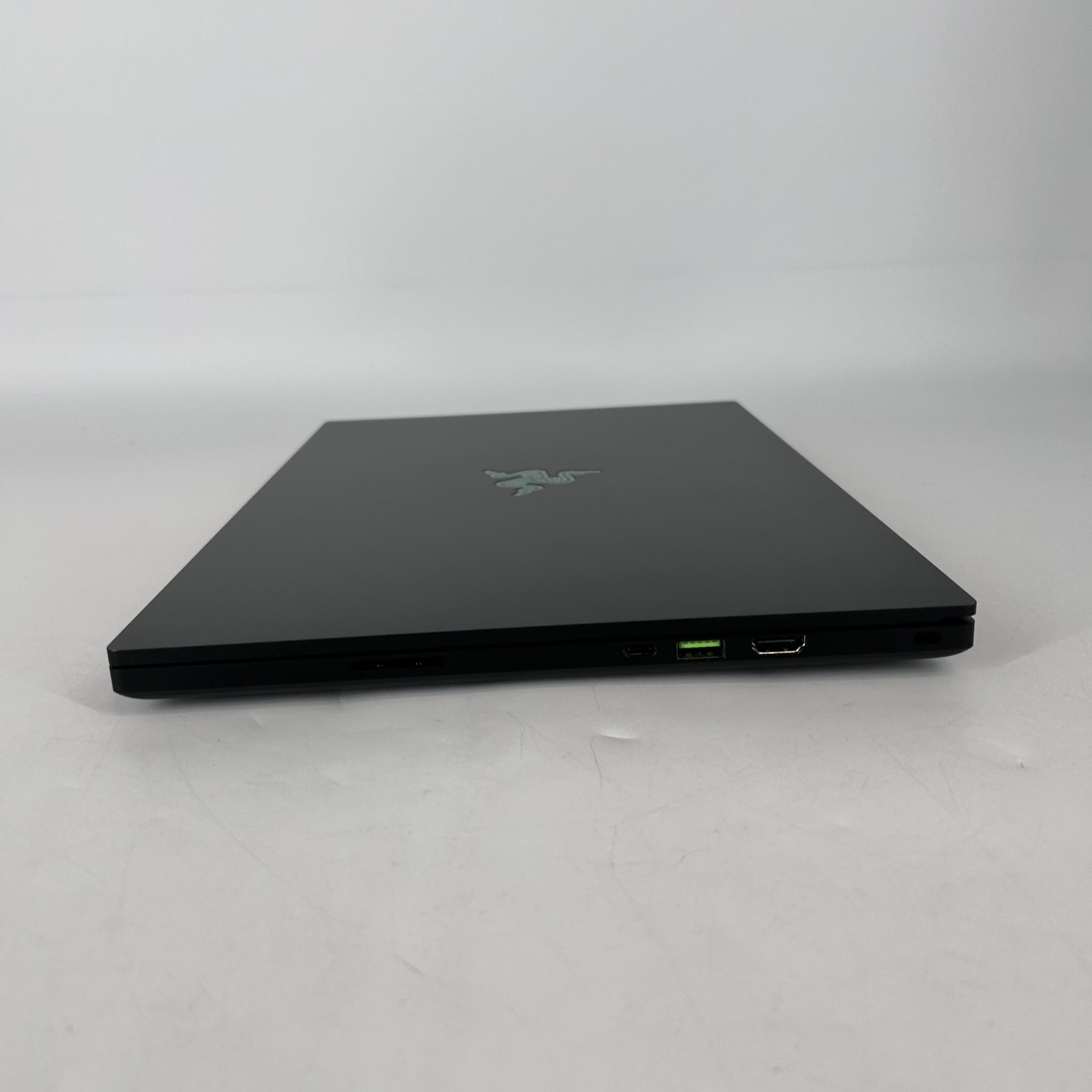 Razer Blade 15 Advanced 4K TOUCH i7-10875H 2.30GHz 64GB 1TB RTX 2080 Super Max-Q