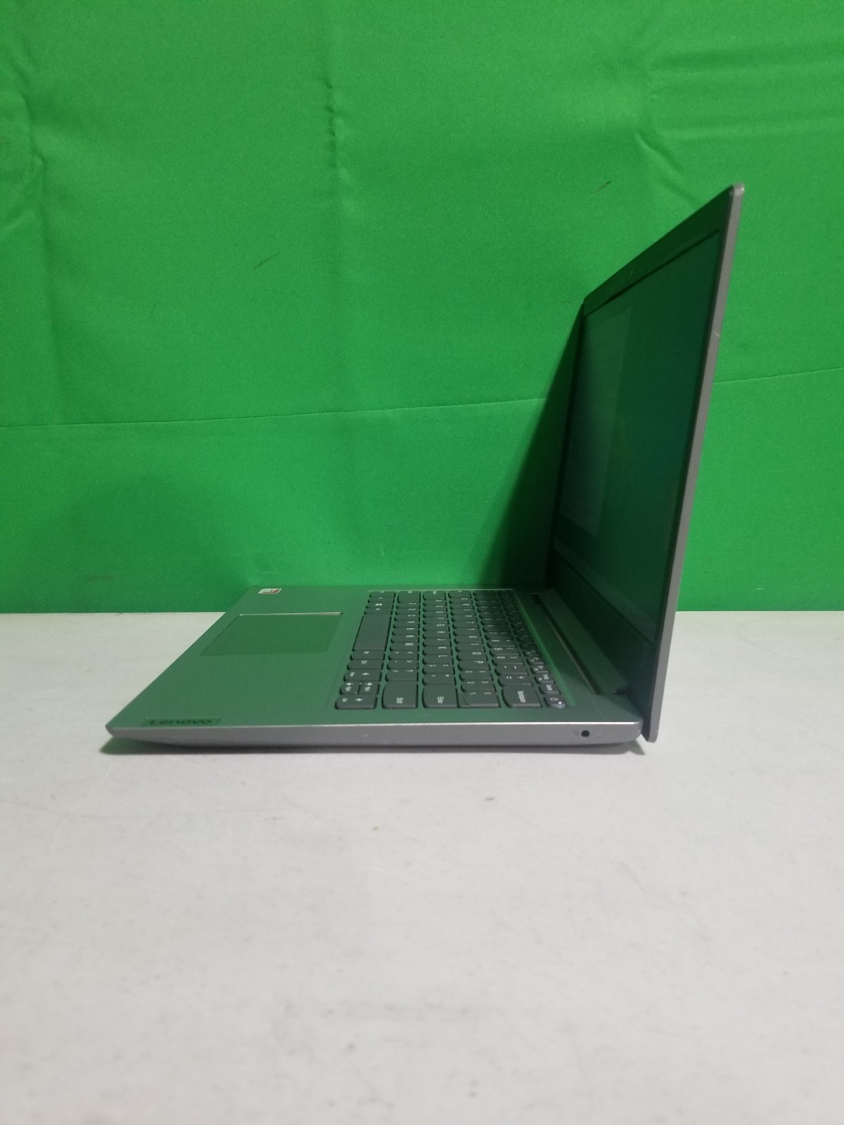 Lenovo ideapad slim 1 14AST-05 14″ A6-9220e 1.6GHz 4GB RAM 64GB SSD
