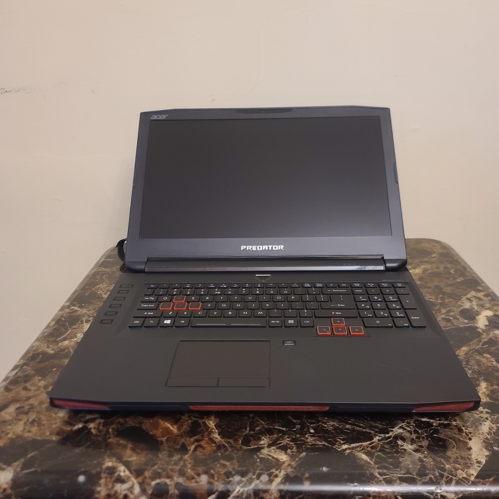 PREDATOR GX-792 GAMING LAPTOP CORE i7-7700HQ 16GB RAM GTX 1080 512GB NVME