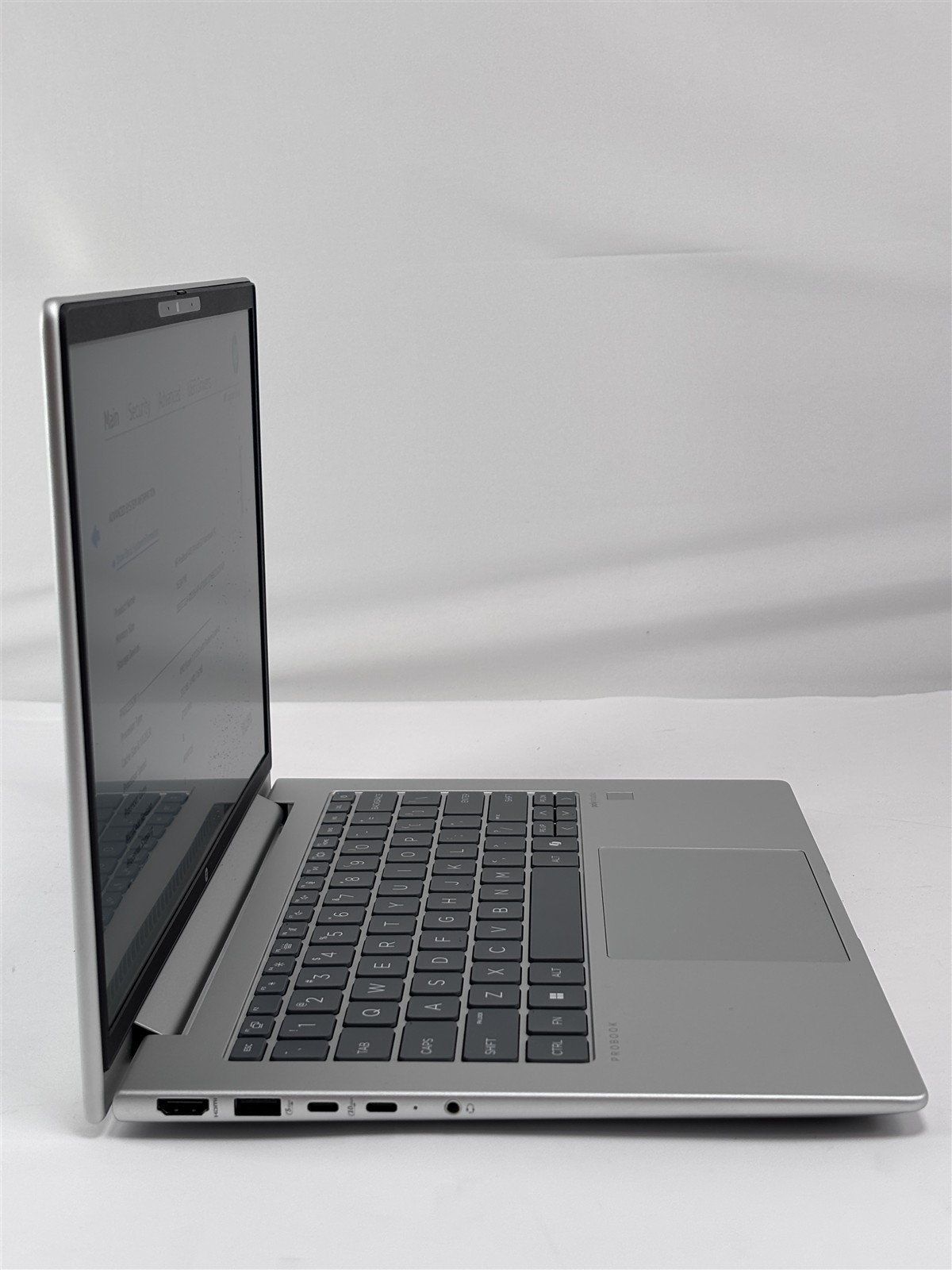 HP ProBook 445 G11 14″ AMD Ryzen 7 7735U 2.7GHz 16GB 256GB SSD Radeon 680M