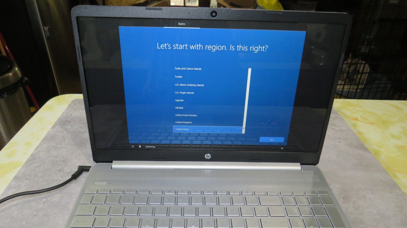 HP 15-ef0022nr 15.6″ (256GB SSD, AMD Ryzen 7 3700U, 2.3 GHz) Needs Battery