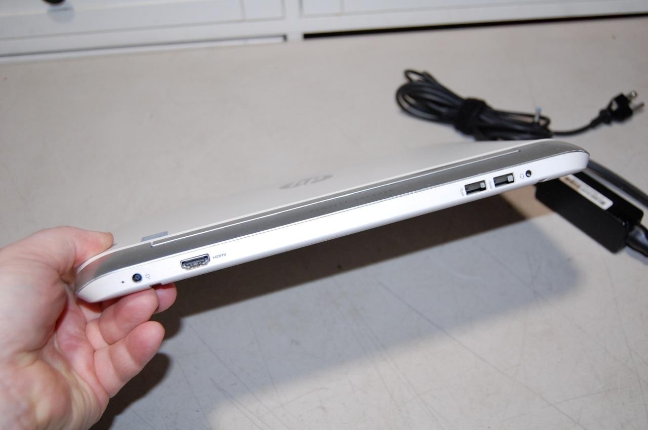 HP Split Laptop with Detachable Tablet 13-R010DX with Beats Audio – As Is, Read