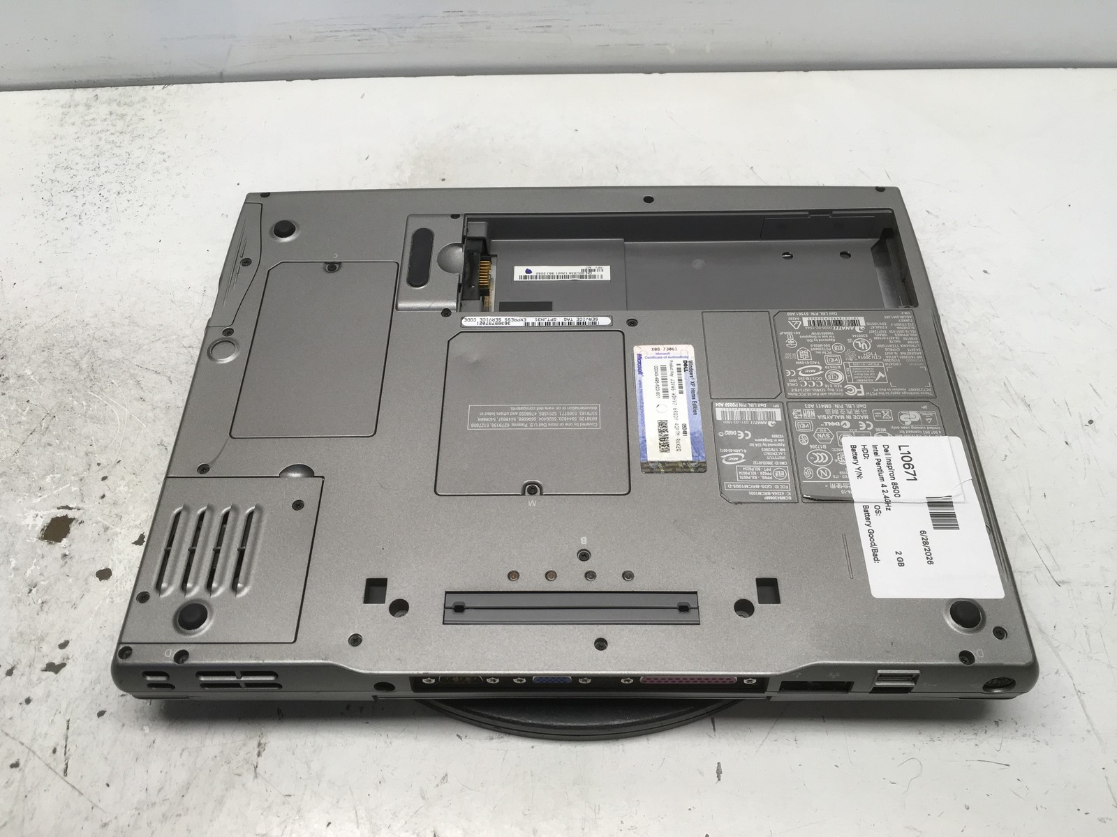 Dell Inspiron 8500 Intel Pentium 4 2.4GHz 2 GB NO HDD No Batt
