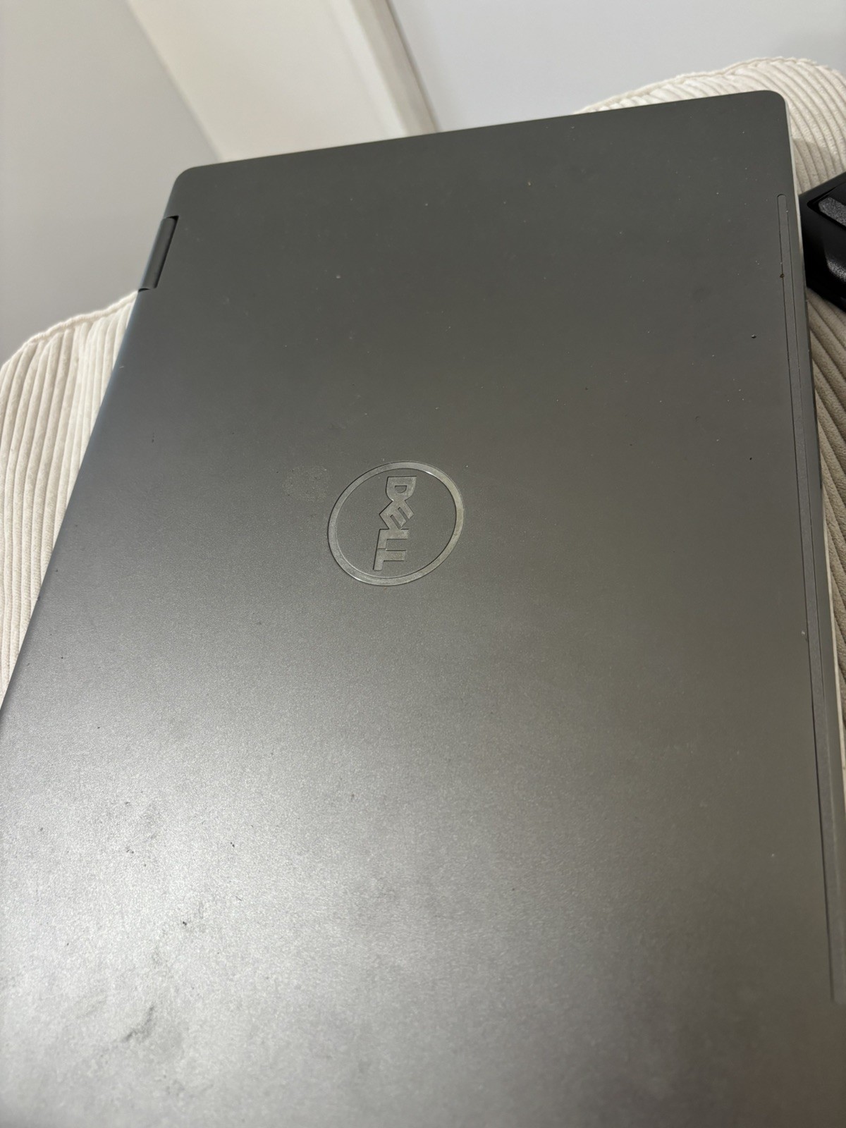 Dell Inspiron 13 7000 2-in-1| i7-8565U| 16GB RAM |256GB SSD| Needs new Charger**