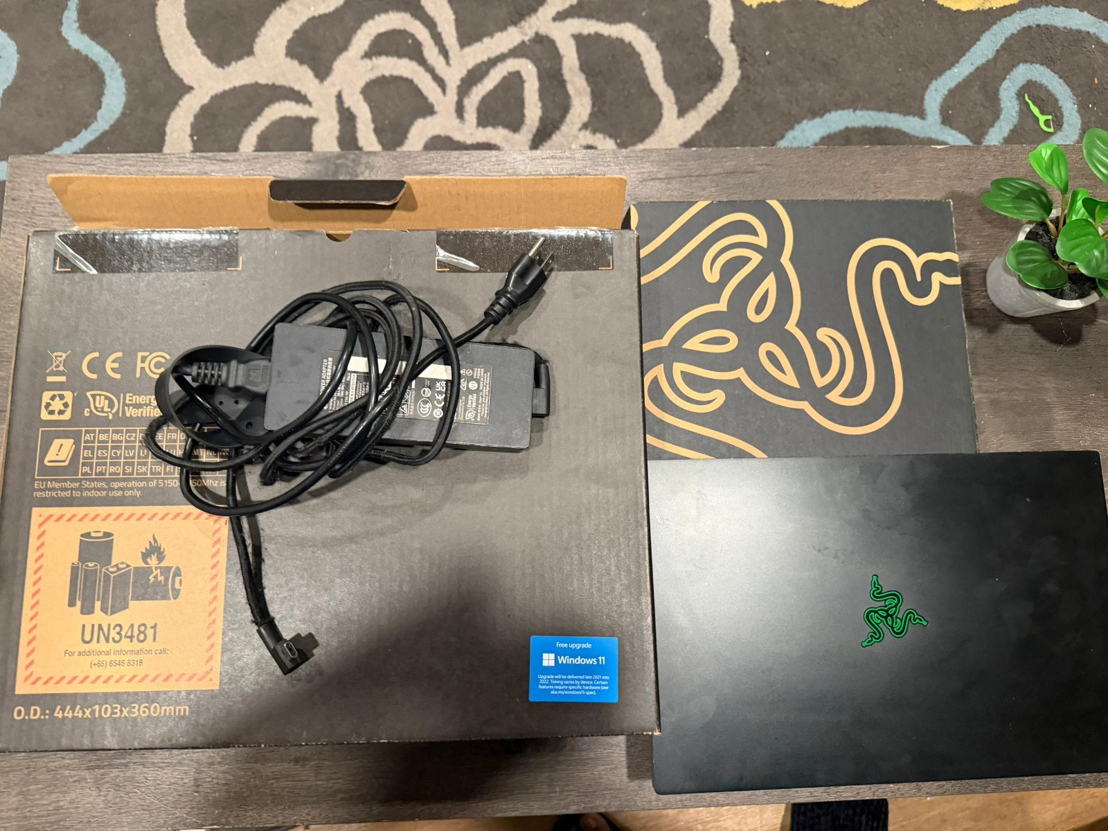 Razer Blade 15 Advanced Model 15.6″ (1TB SSD, Intel Core i7 11th Gen Mid 2021)