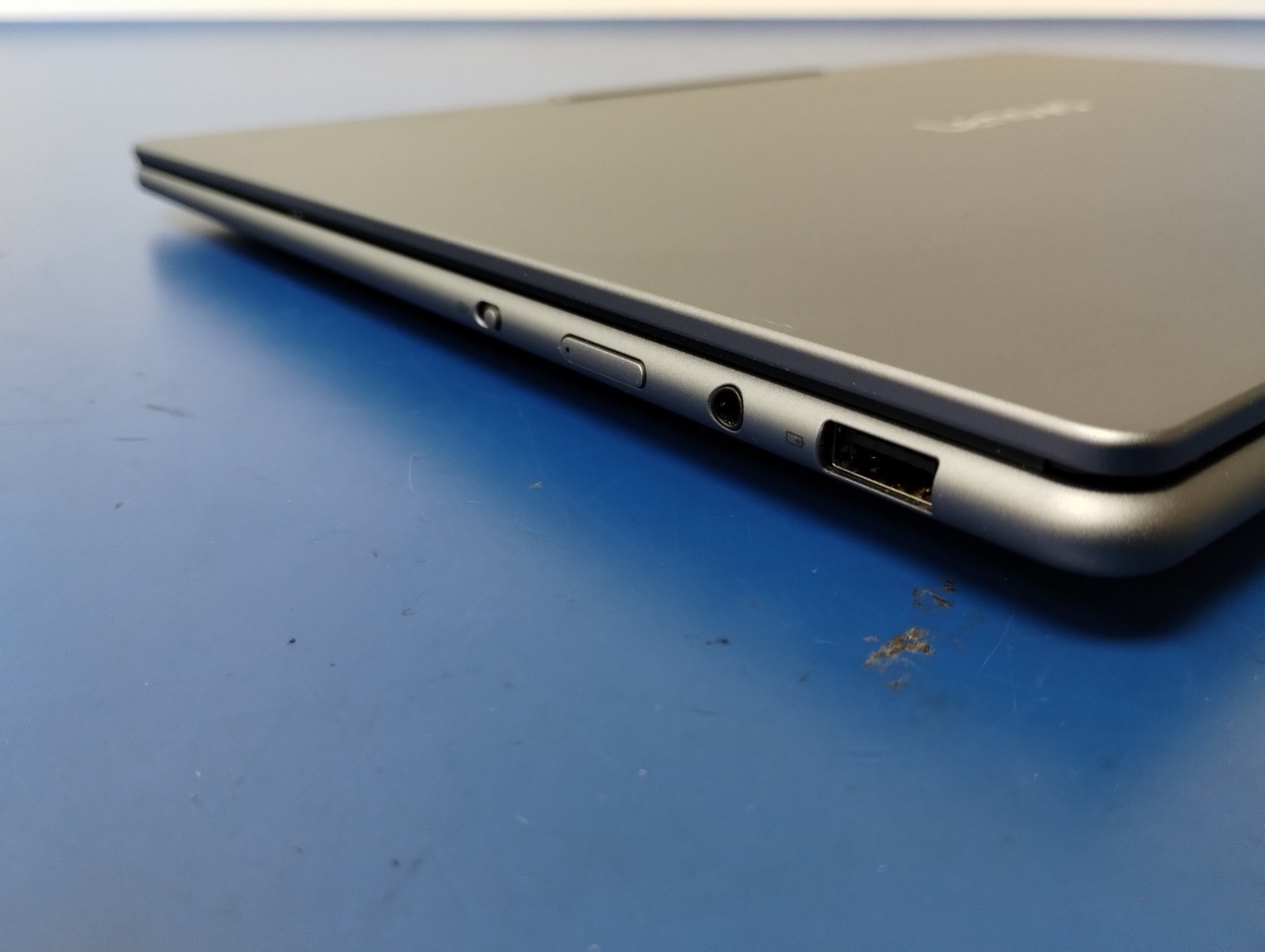 Lenovo Slim 7 14ILL10, Intel Core Ultra 7 258V, 2.20 GHz, 32 GB RAM, 1 TB NVMe