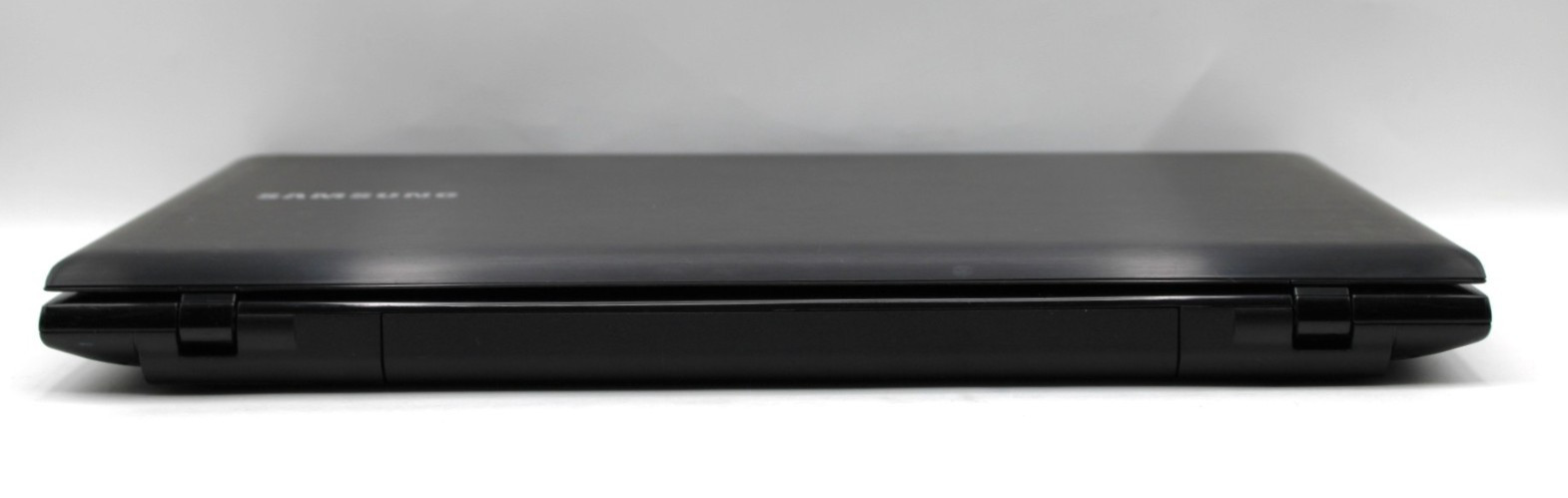 Samsung NP365E5C AMD A6-4400M@2.70GHz 4GB DDR3 NO STORAGE OR OS *USED/TESTED*