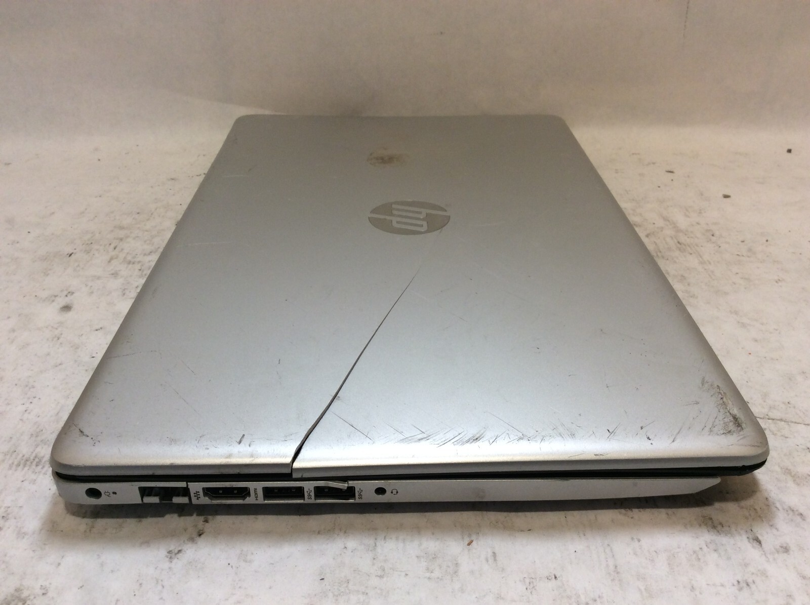 HP Notebook 15-db0031nr Laptop 15″ AMD A9 DAMAGED – DEAD SCREEN -PP
