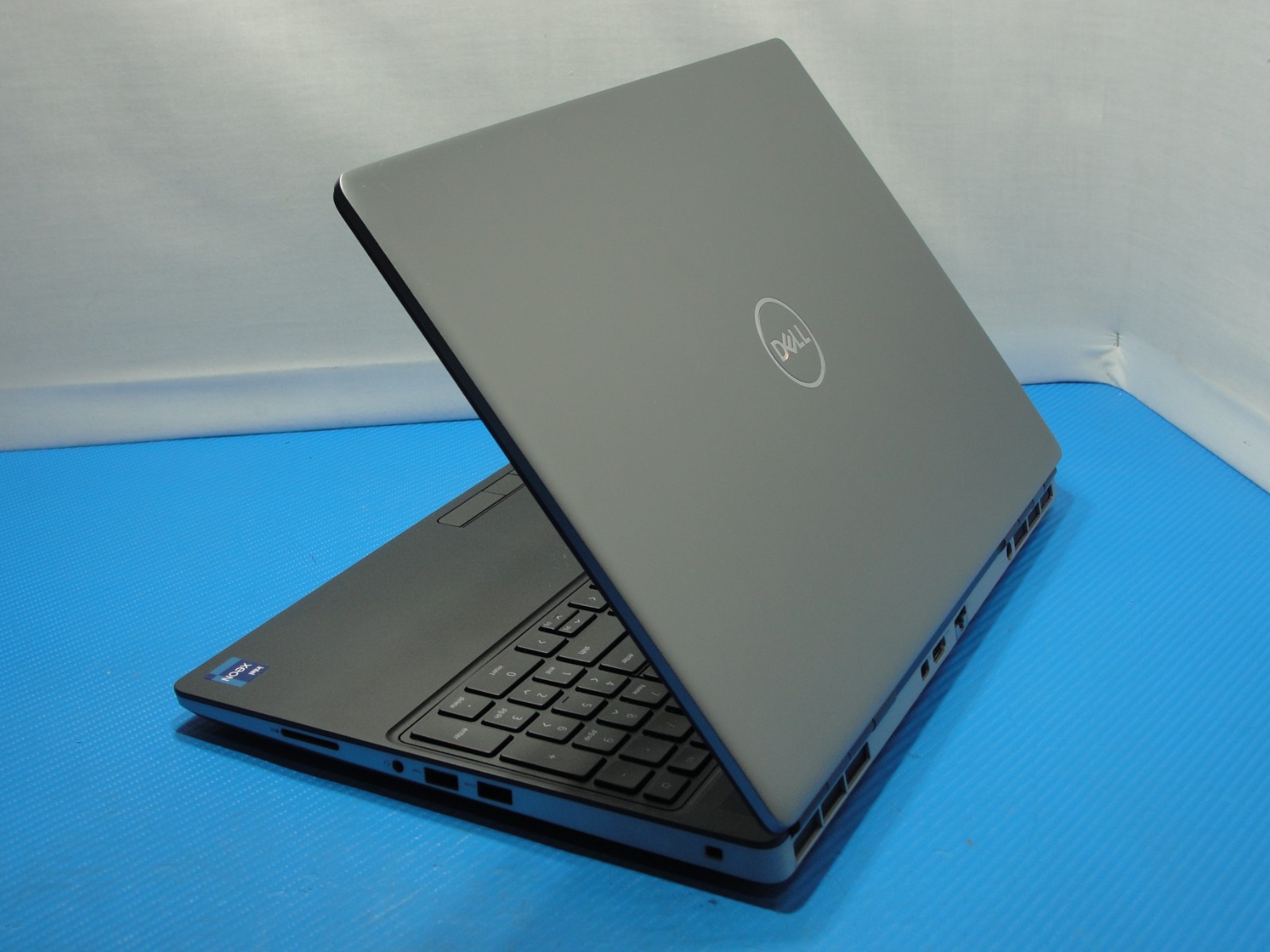 Dell Precision 7560 15.6″ FHD Xeon W-11955M 2.6GHz 64GB 512GB Win11Pro RTX A2000