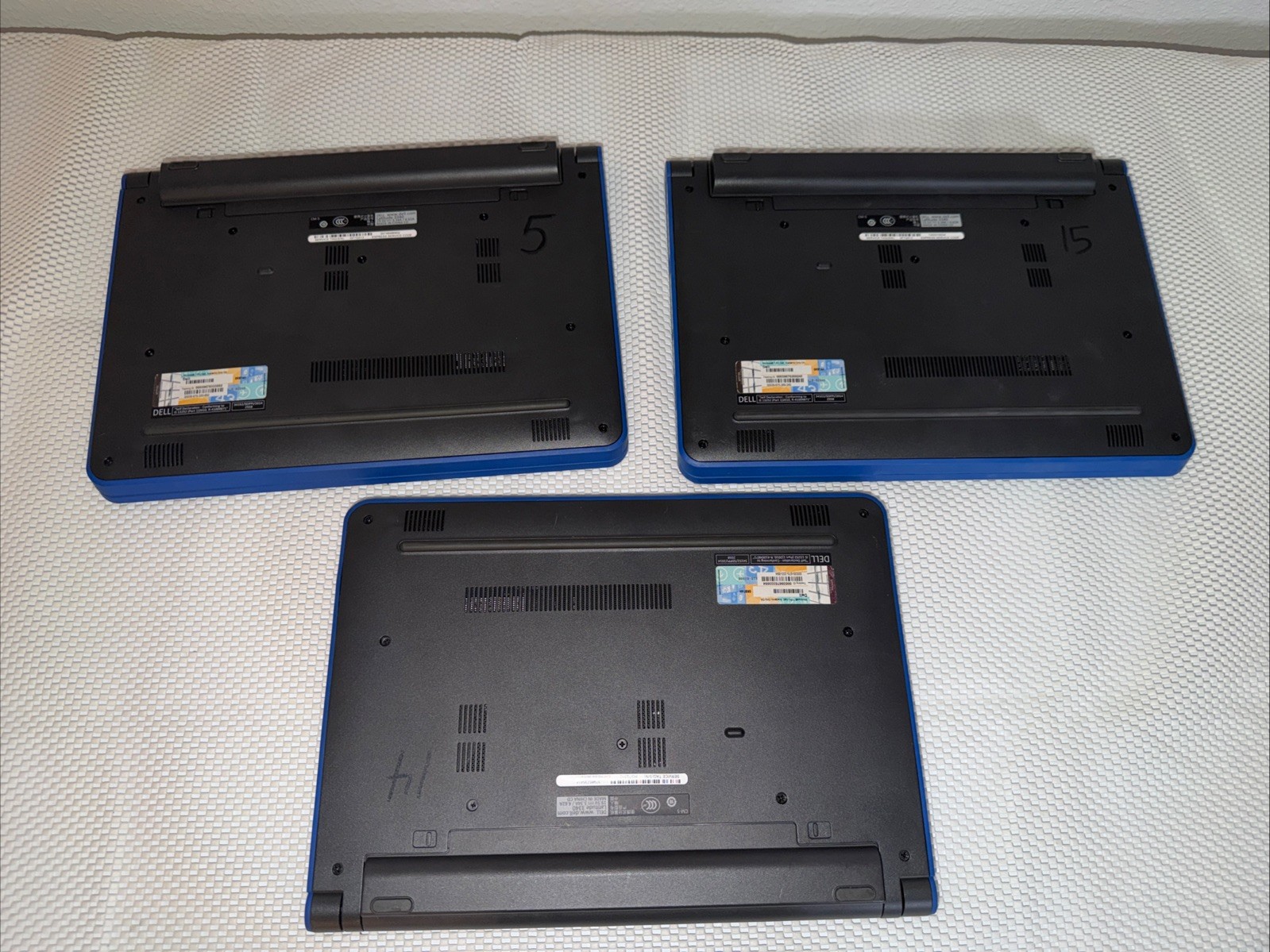 Dell Latitude BLUE Core i3-4005U 1.7GHz 13.3″ 4GB 320GB HD No Touch- Win 7