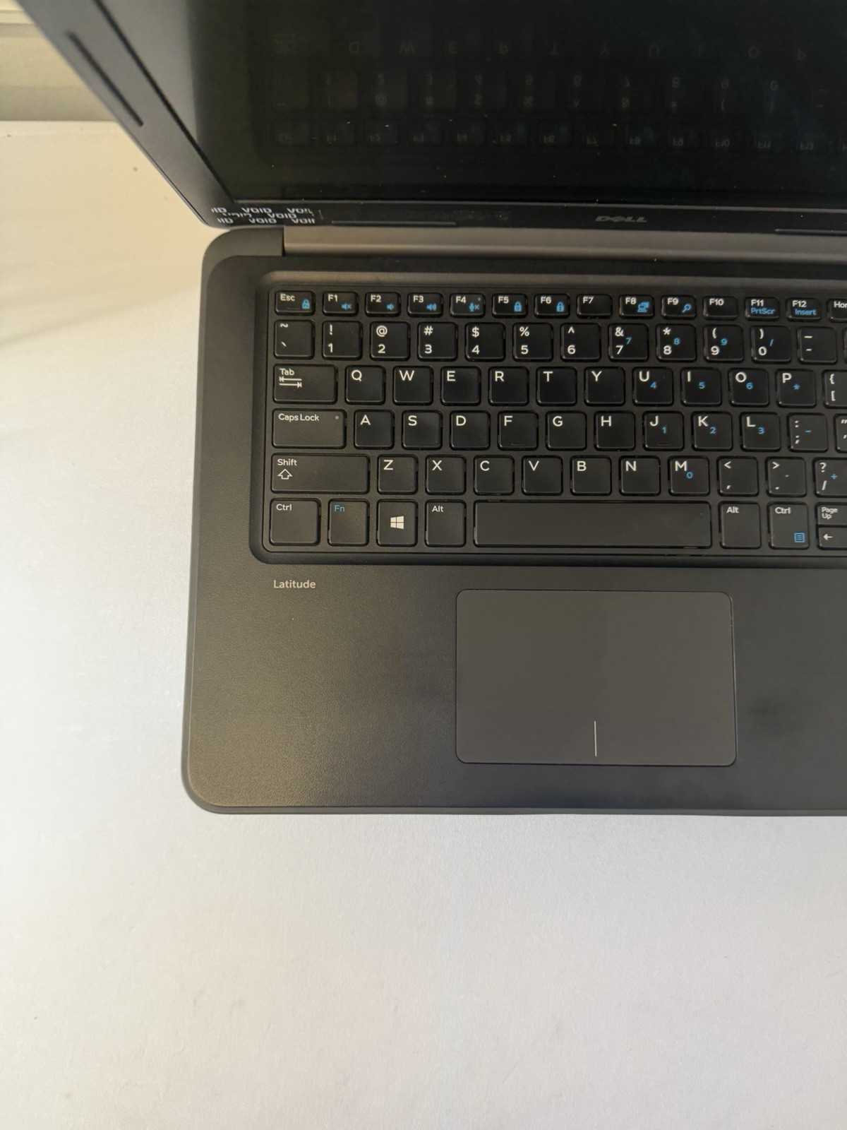 Dell Latitude 3380 Laptop – Good Screen – Intel i3-6006U – RAM 4 GB – Read Des